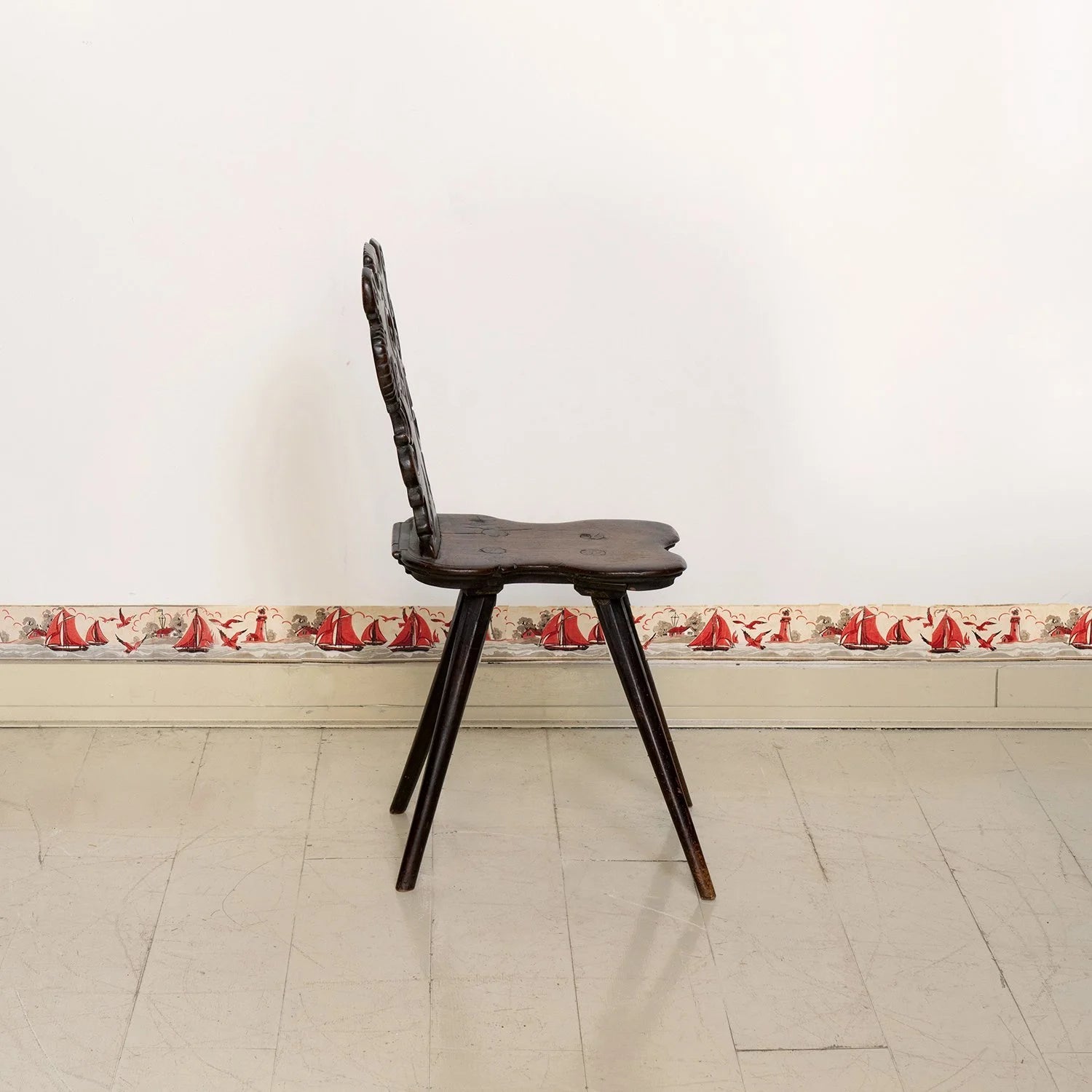 18TH CENTURY CARVED GERMAN HALL CHAIR