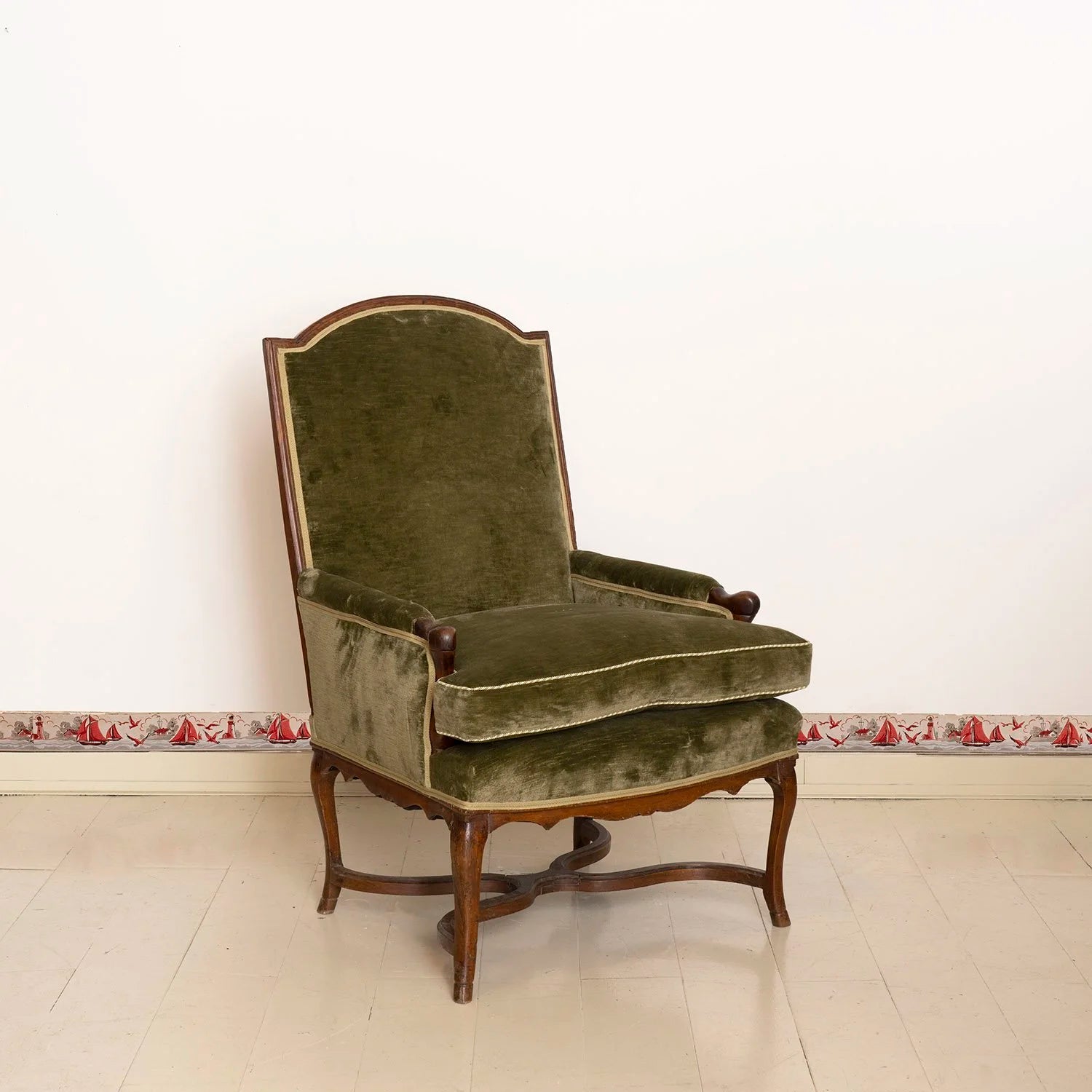 18TH CENTURY FRENCH BERGERE CHAIR