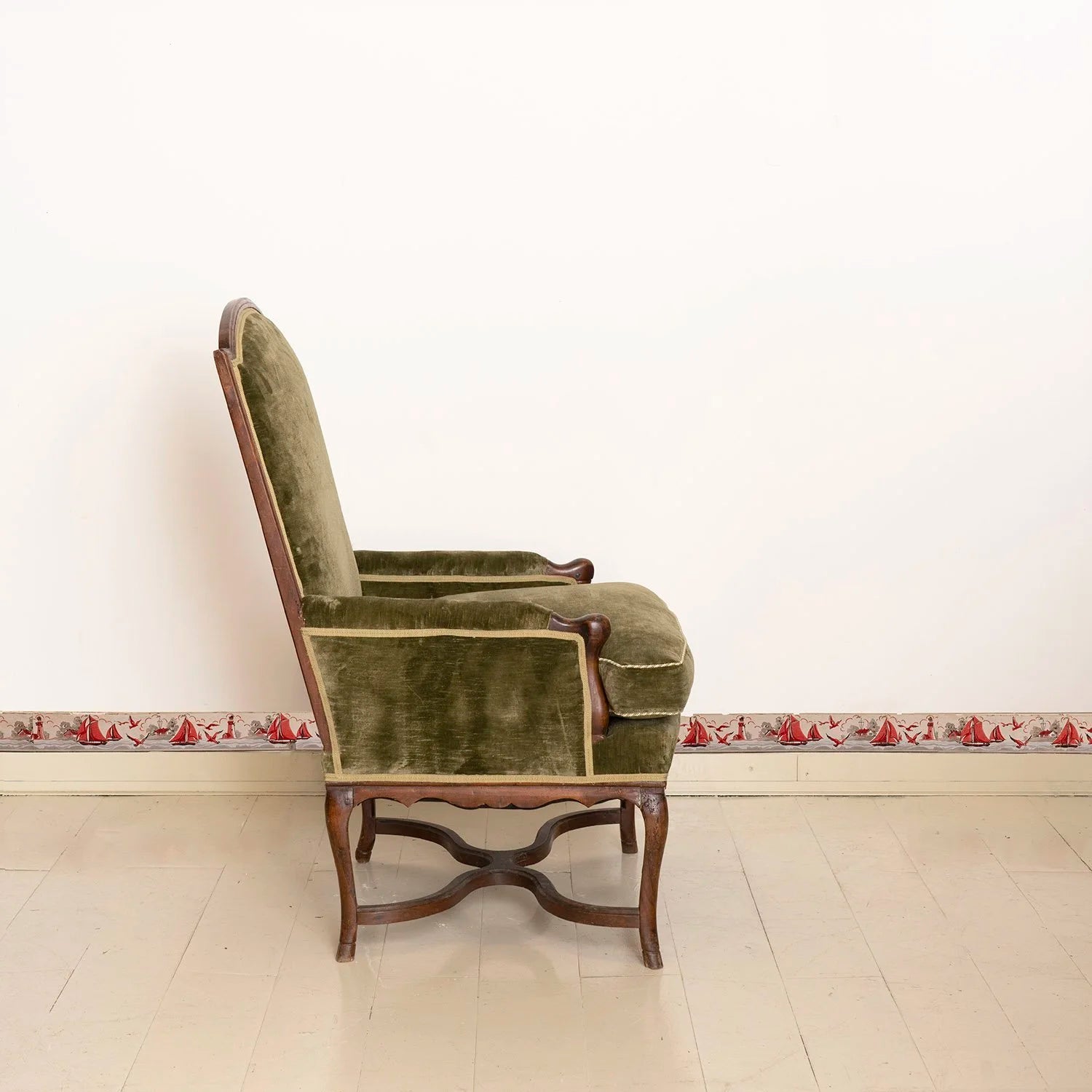 18TH CENTURY FRENCH BERGERE CHAIR