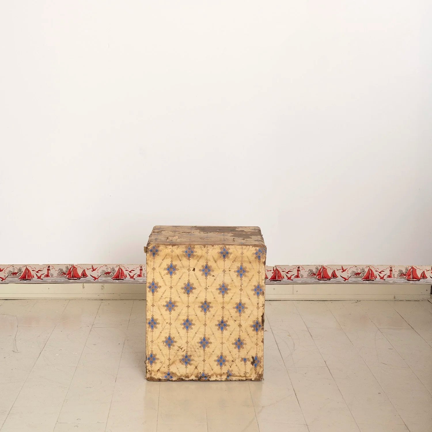 19TH CENTURY WALLPAPER COVERED BOX
