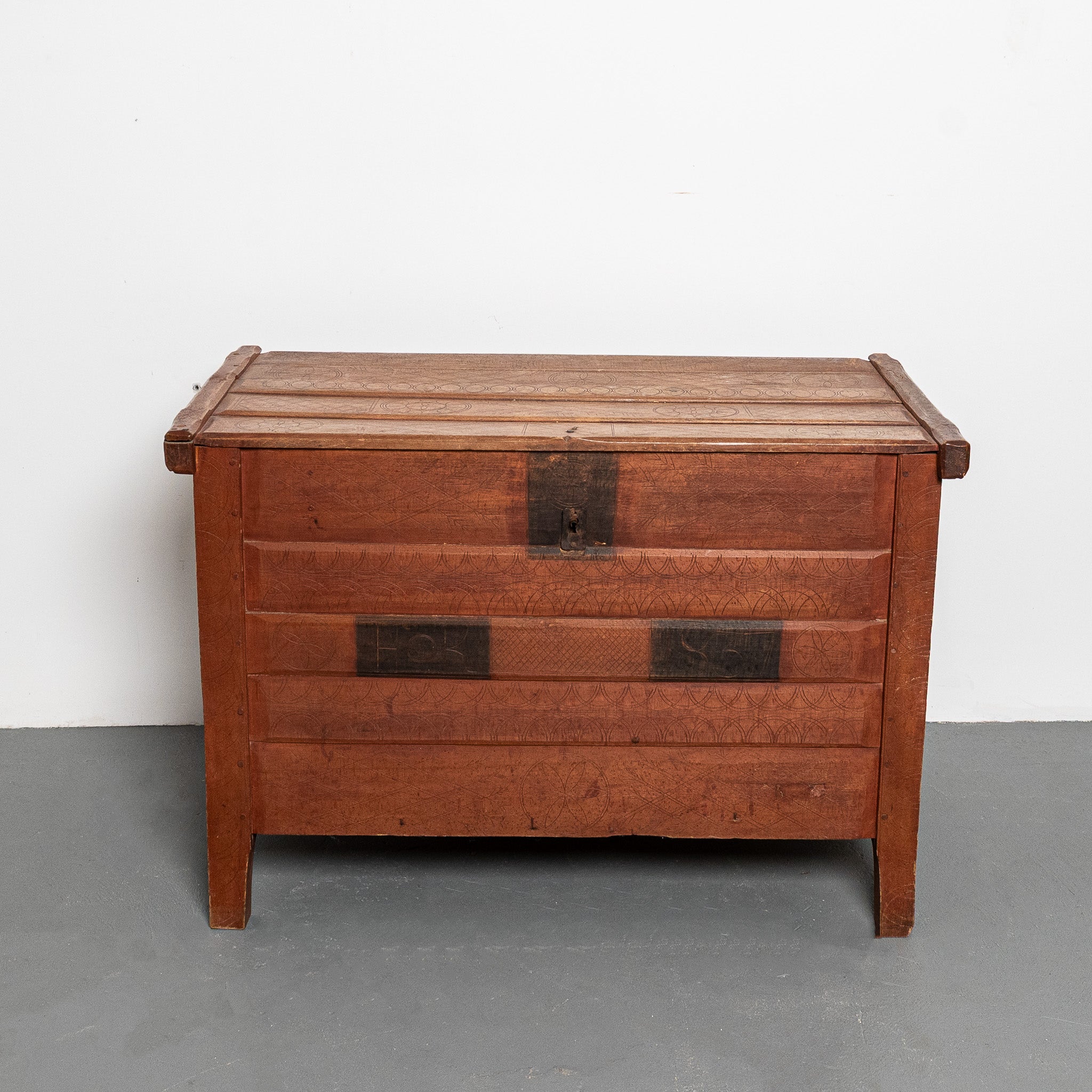 19th century American folk art carved Pensivania Dutch chest