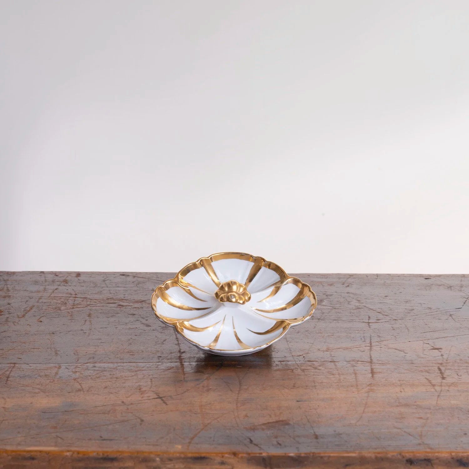 ART DECO GILT PORCELAIN NUT DISH