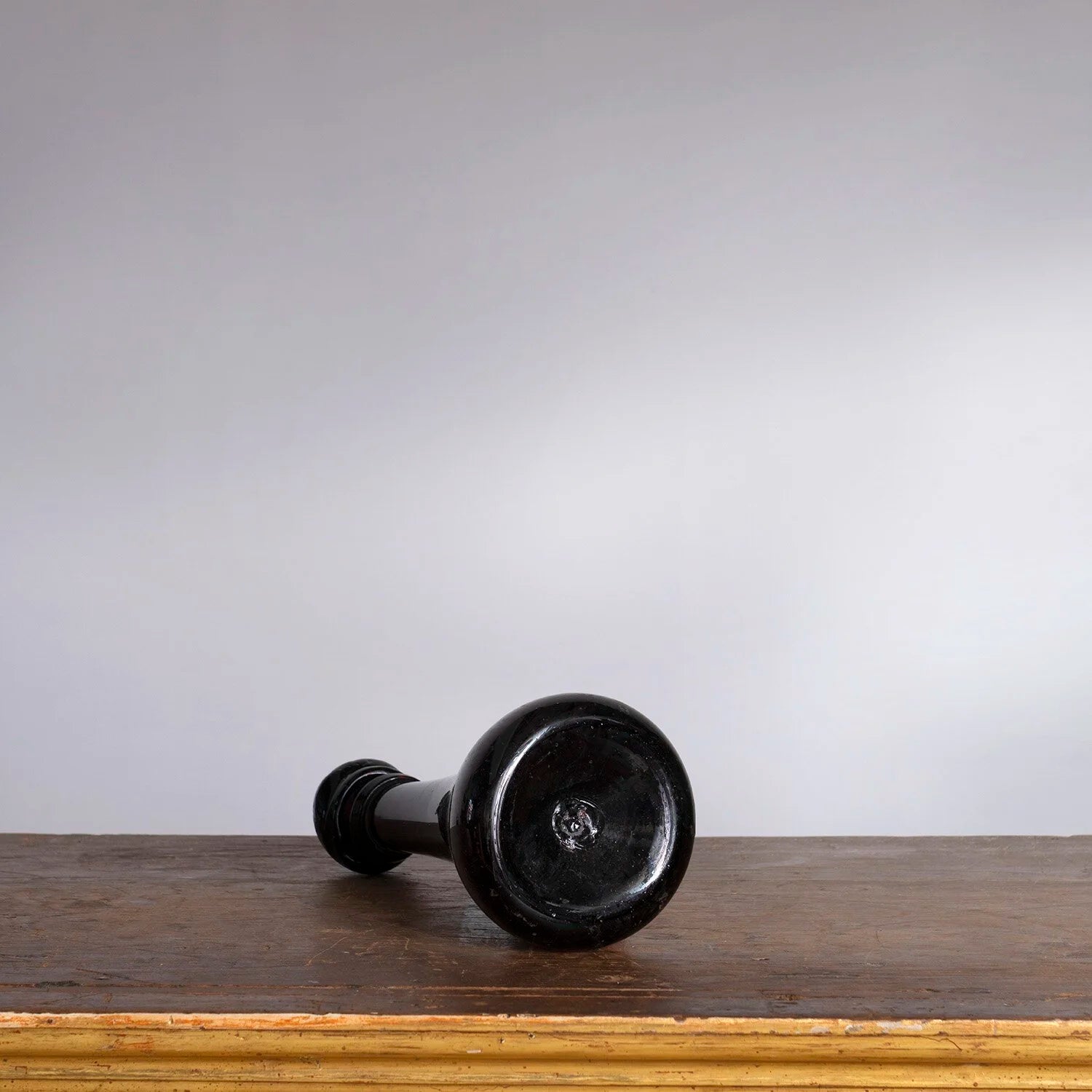 BLOWN GLASS WITH LONG SERPENT RING