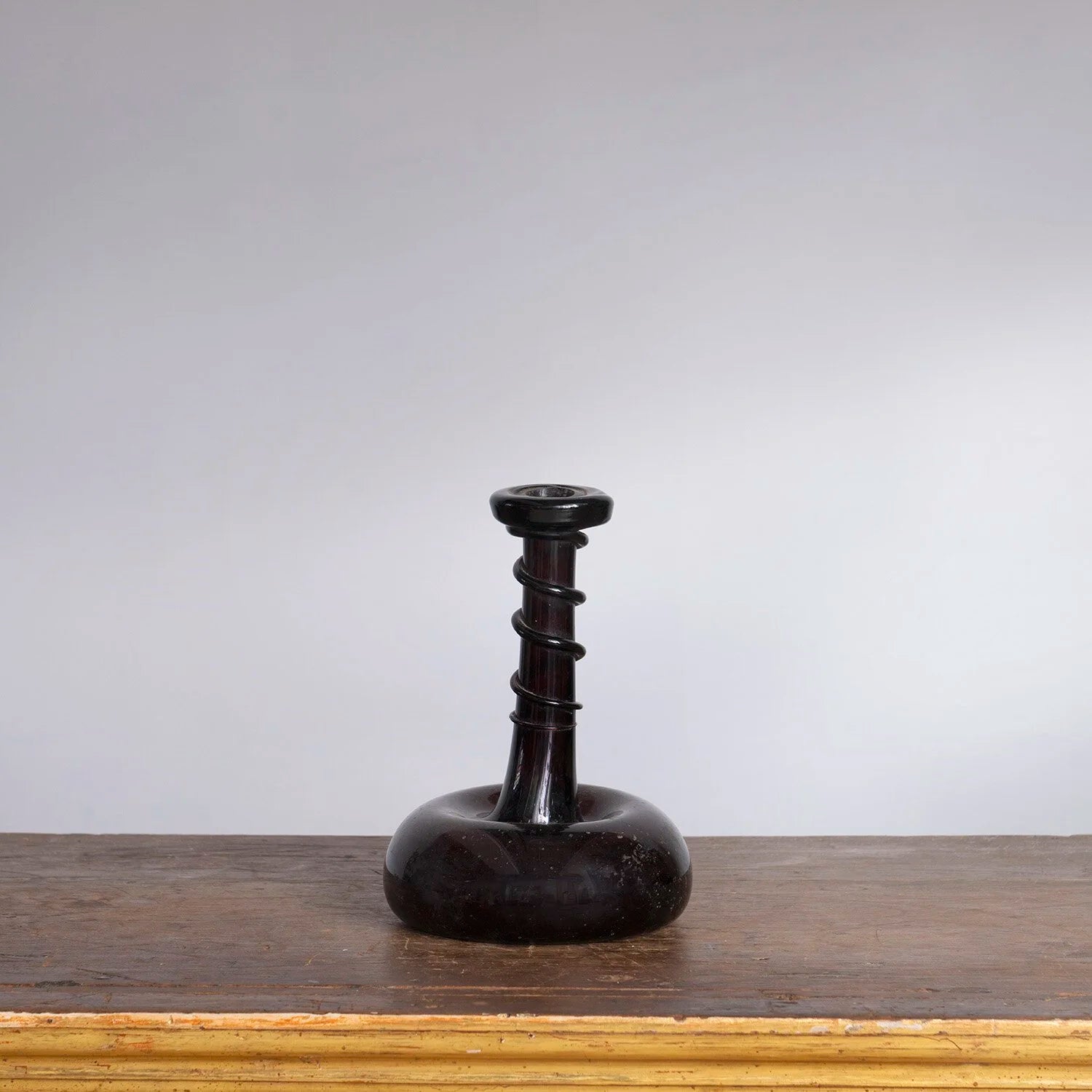 BLOWN GLASS WITH SERPENTS RING