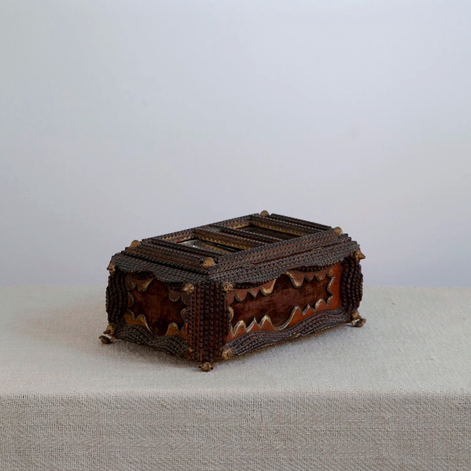 TRAMP ART BOX