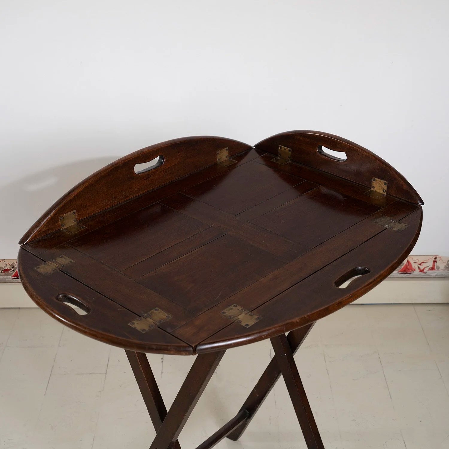 BUTLER'S TRAY ON STAND