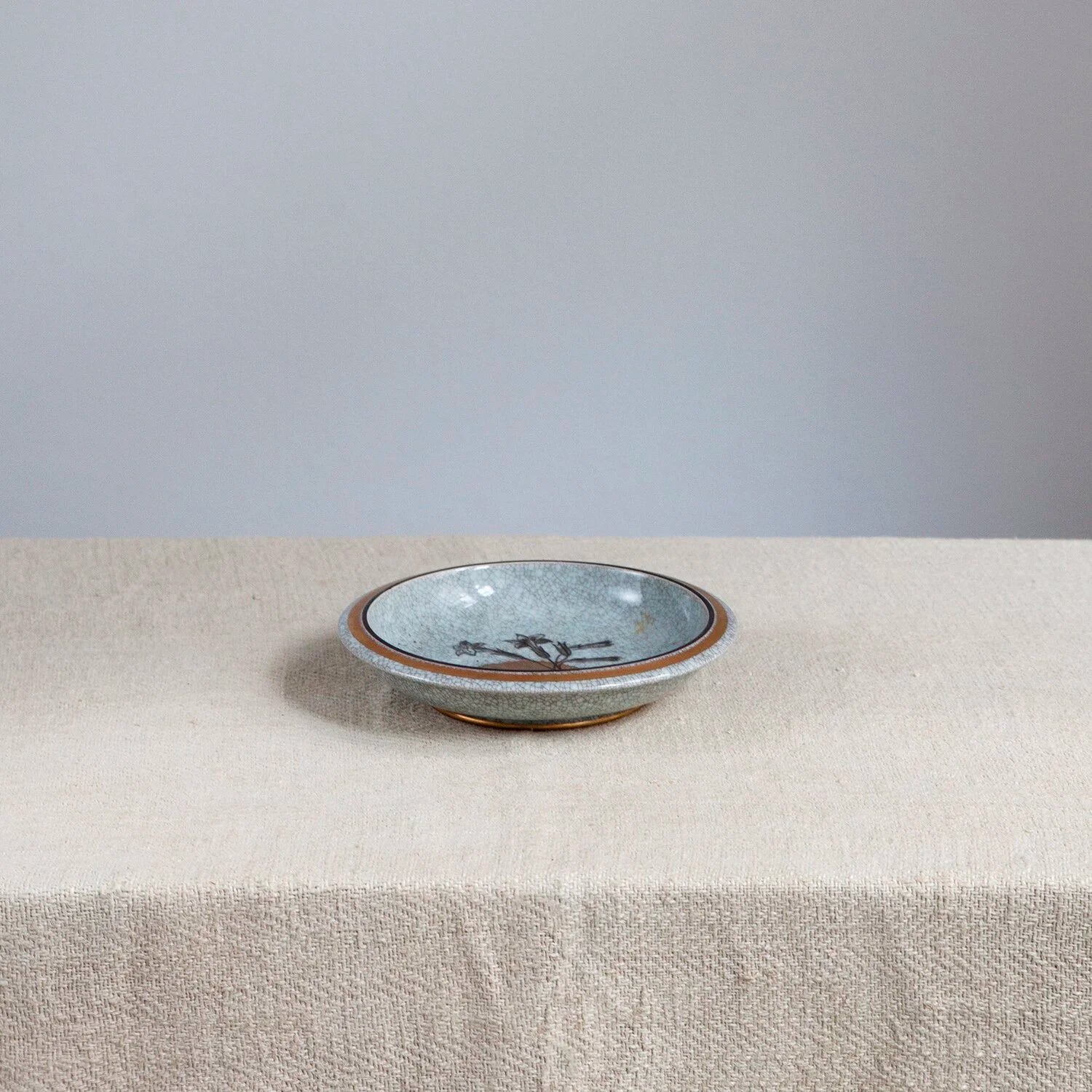 VINTAGE ROYAL COPENHAGEN NICOTIANA CRACKLE GLAZE DISH