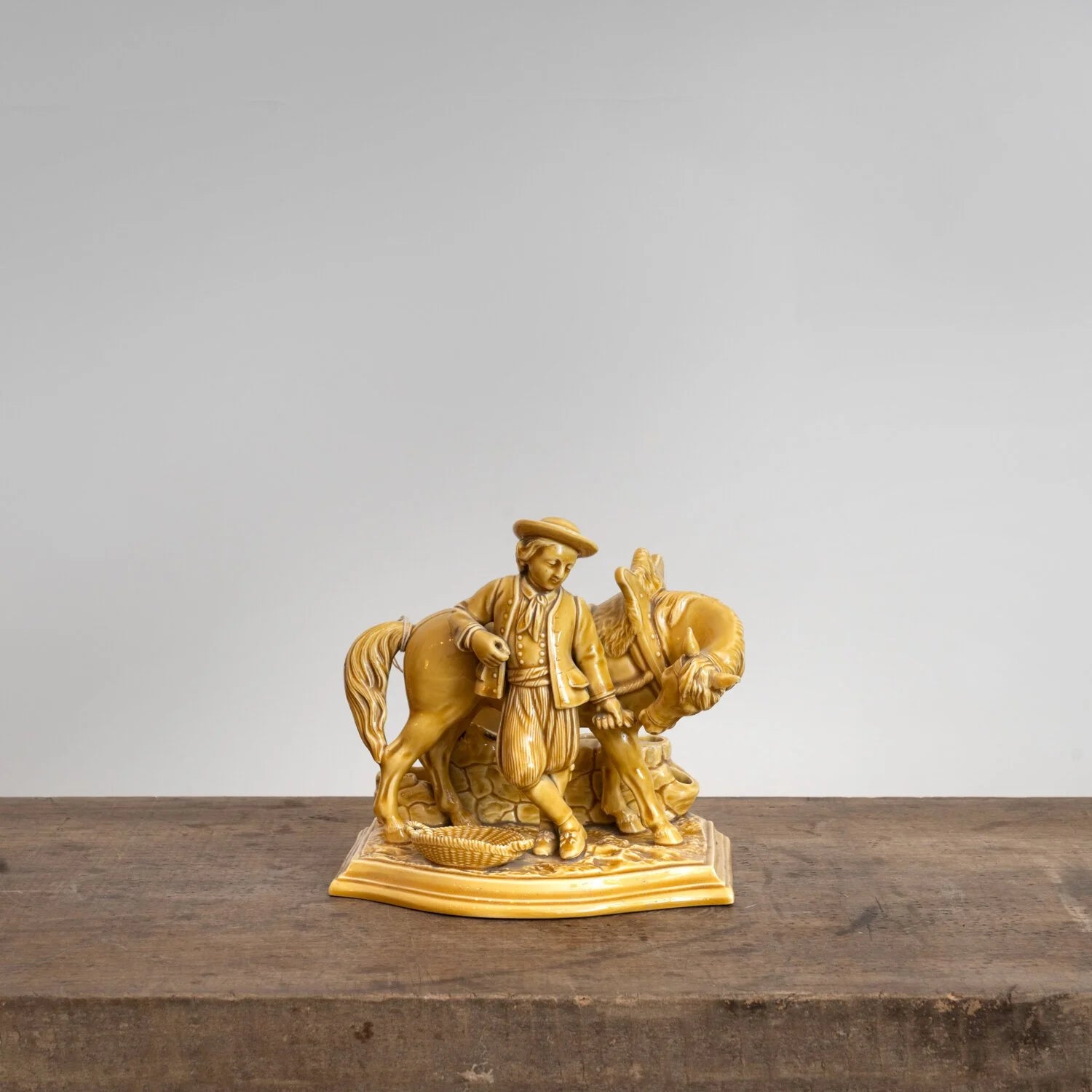 FIGURAL ANTIQUE PIPE HOLDER