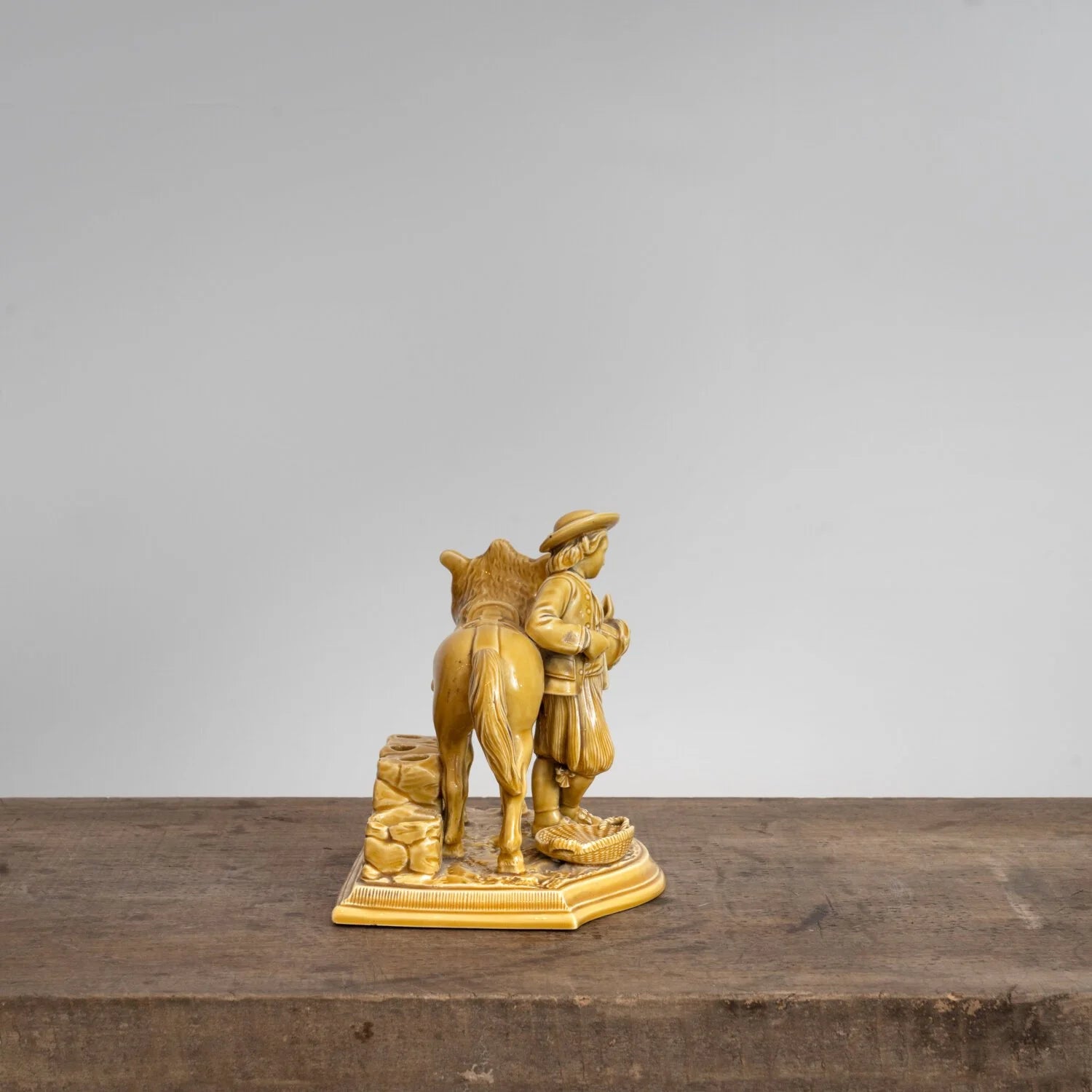 FIGURAL ANTIQUE PIPE HOLDER