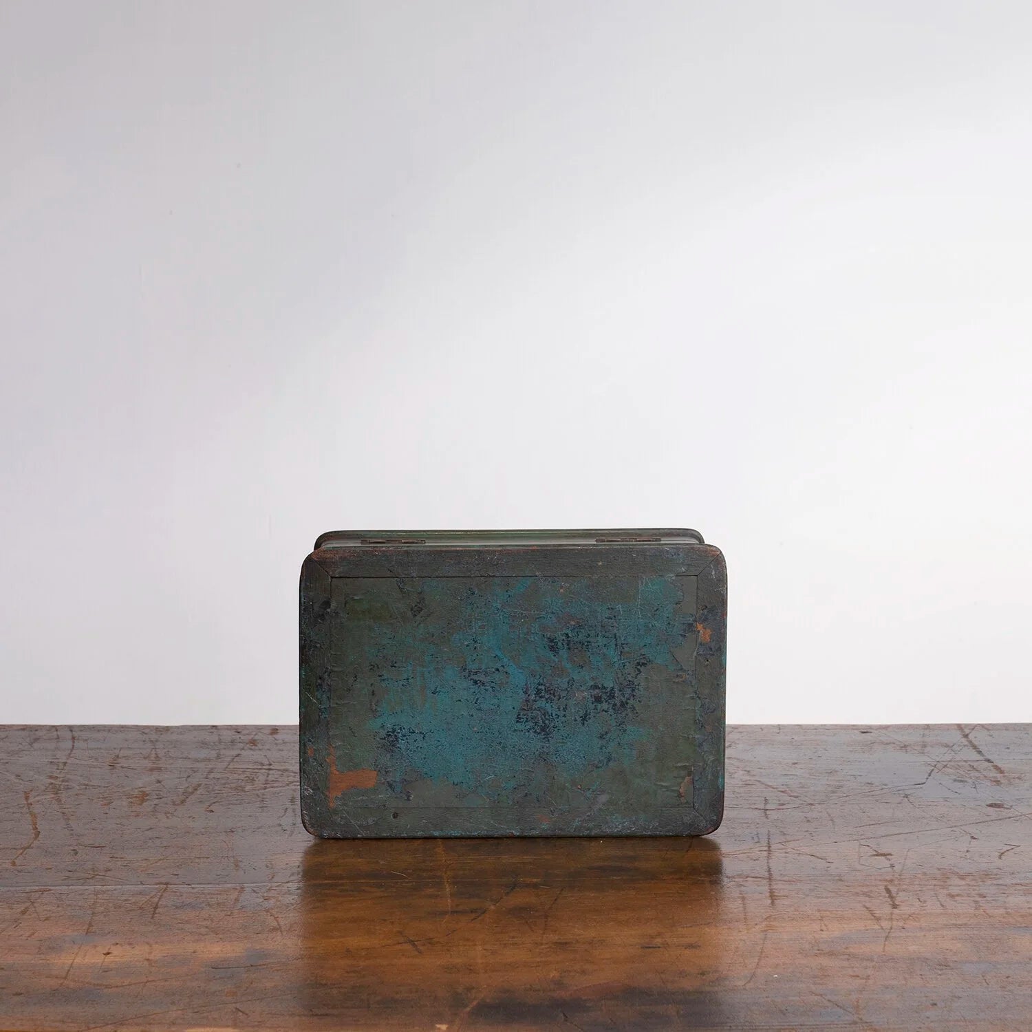 CHINOISERIE PAINT DECORATED BOX