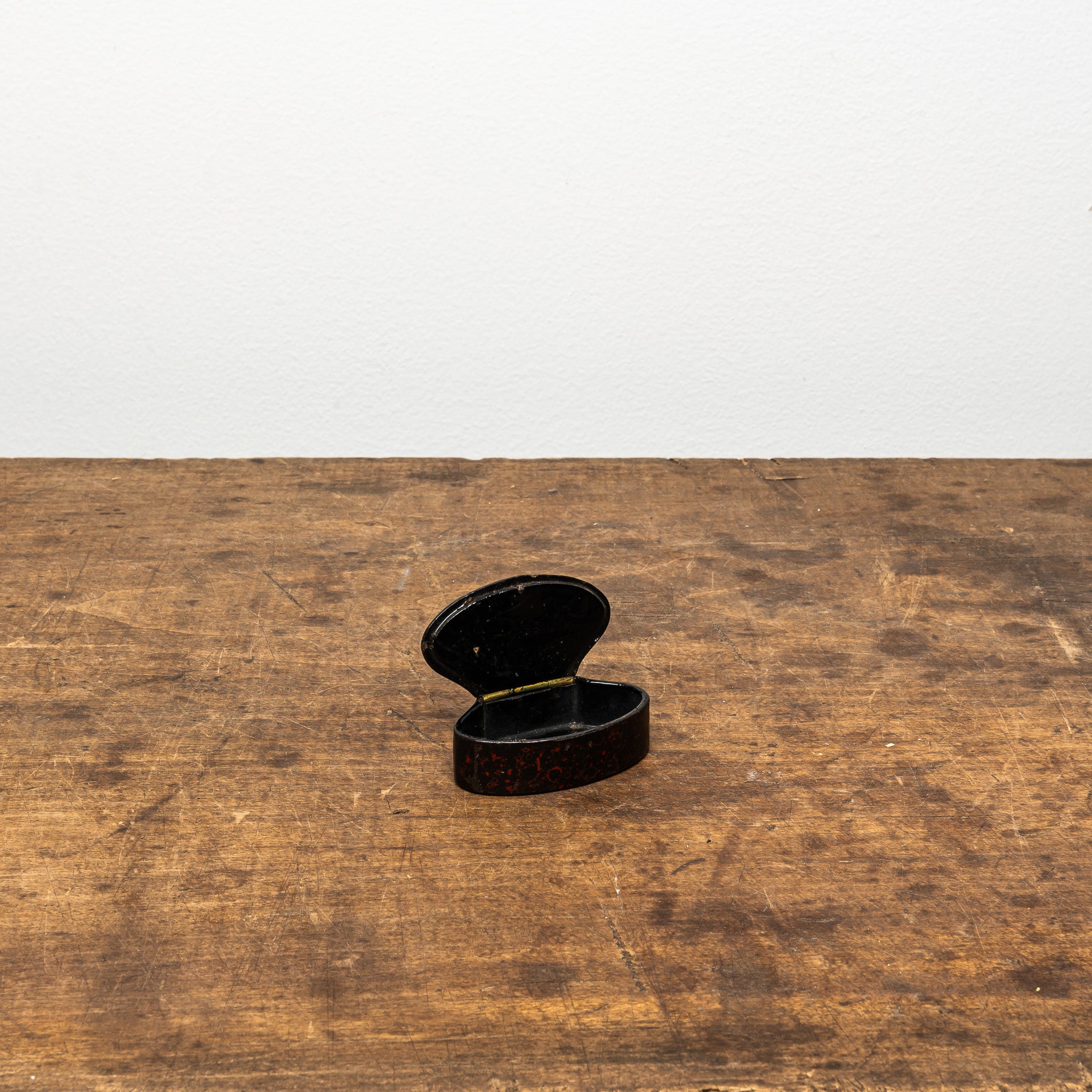 18th-Century English Paper-Mâché Shell-Form Snuff Box