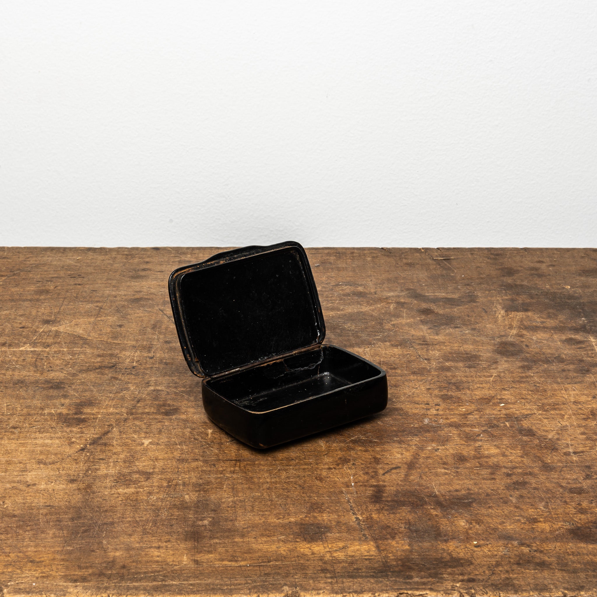 Mother-of-Pearl Lacquer Table Snuff Box, 19th Century Decorative Box