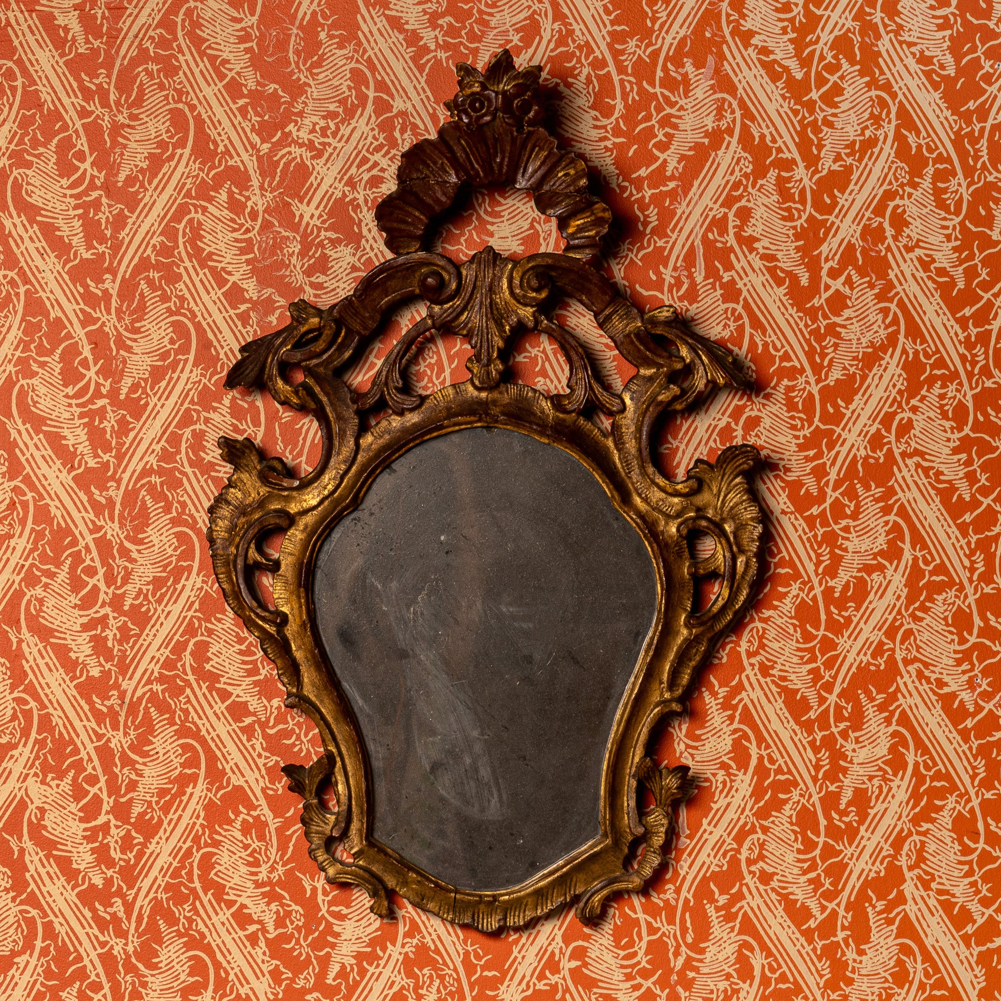 18th century Italian carved gilt mirror