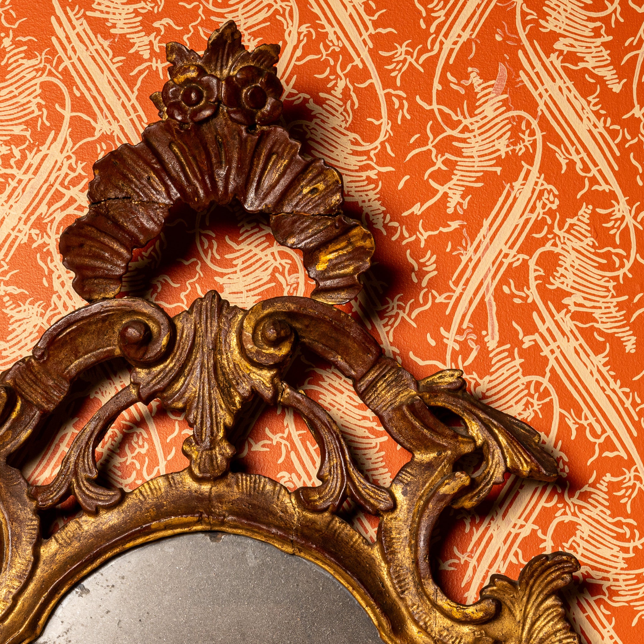 18th century Italian carved gilt mirror