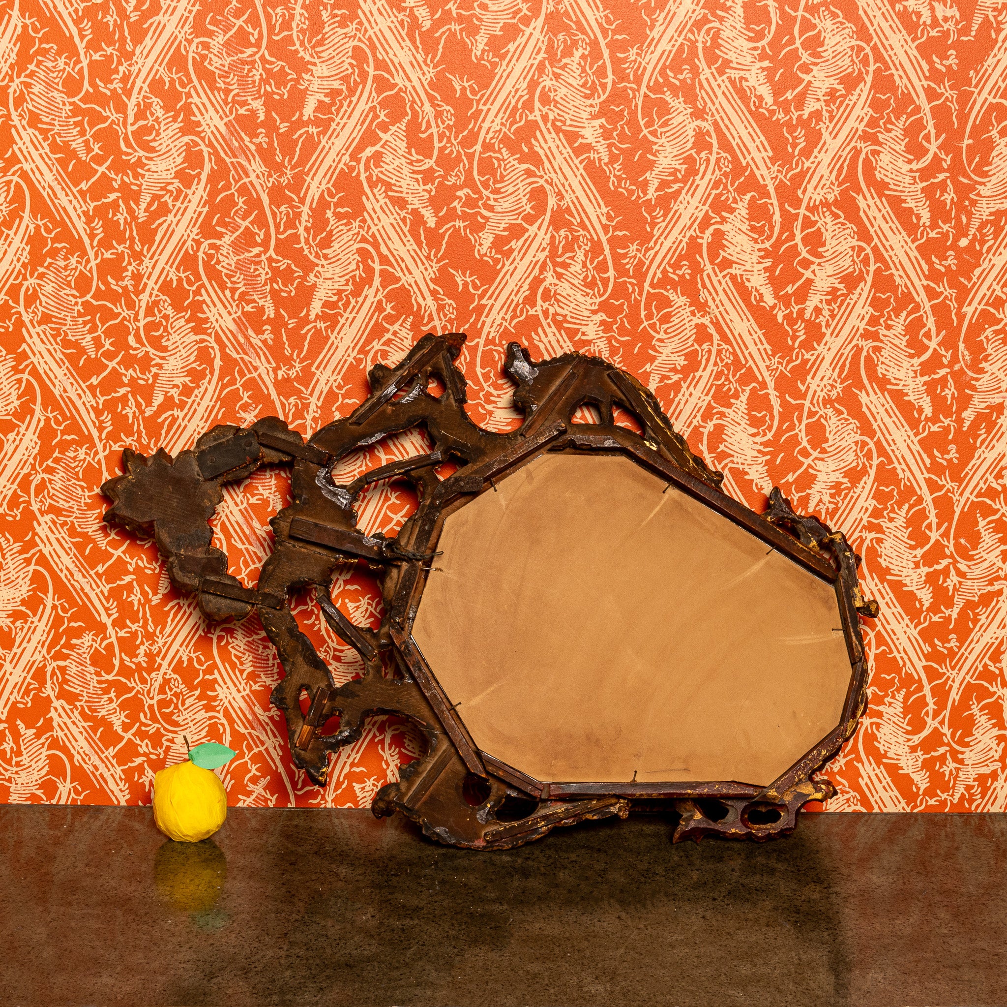 18th century Italian carved gilt mirror