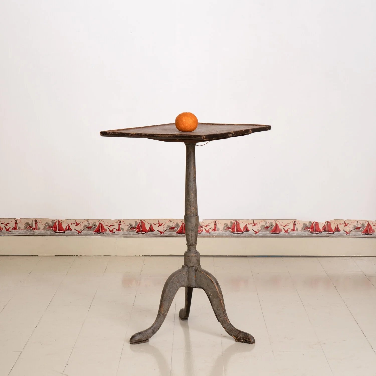FLIP-TOP TABLE