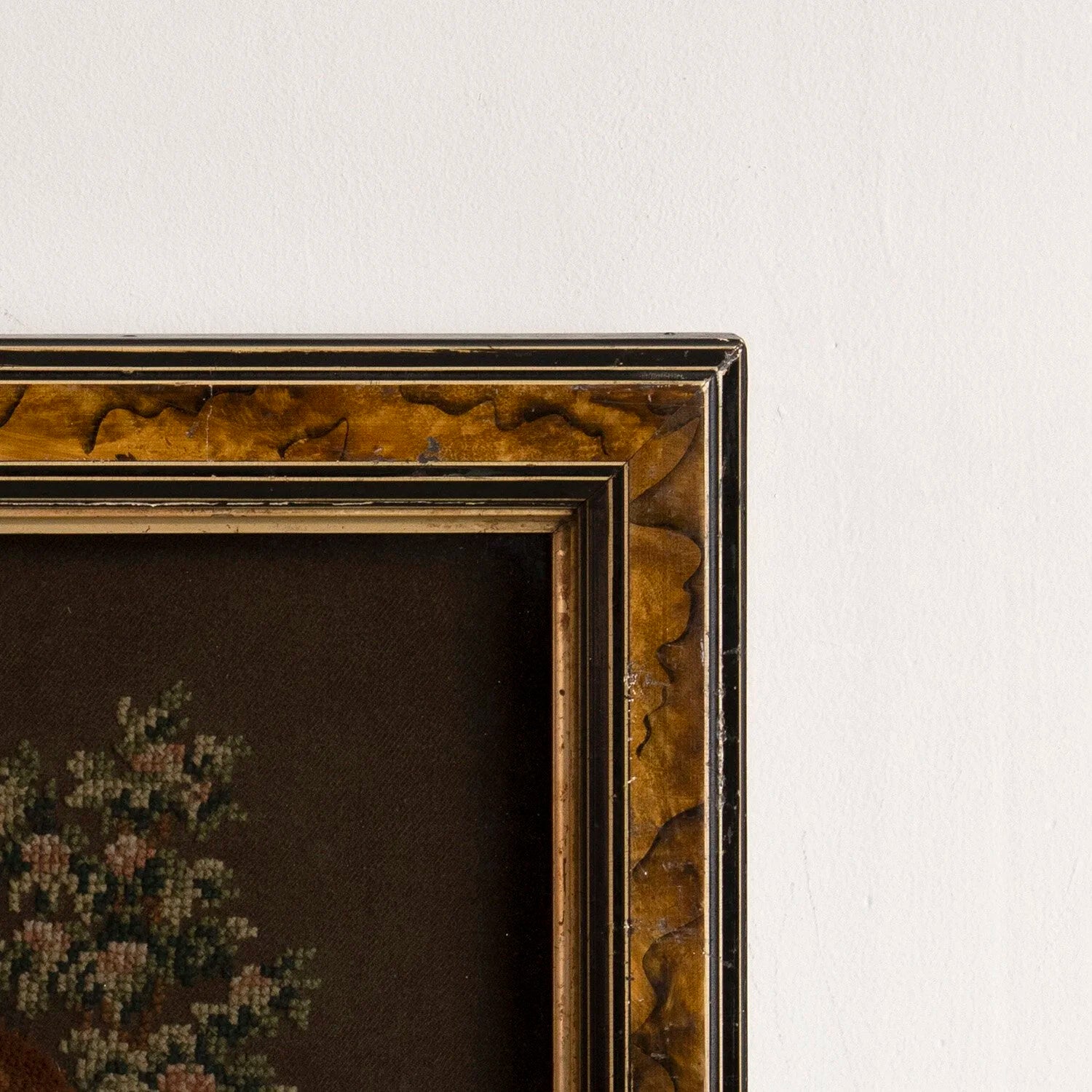 FRAMED NEEDLEPOINT PORTRAIT OF A DOG