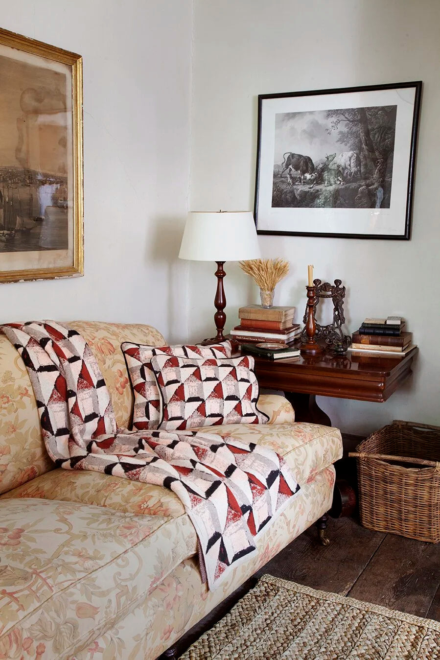 GIRARD PILLOW