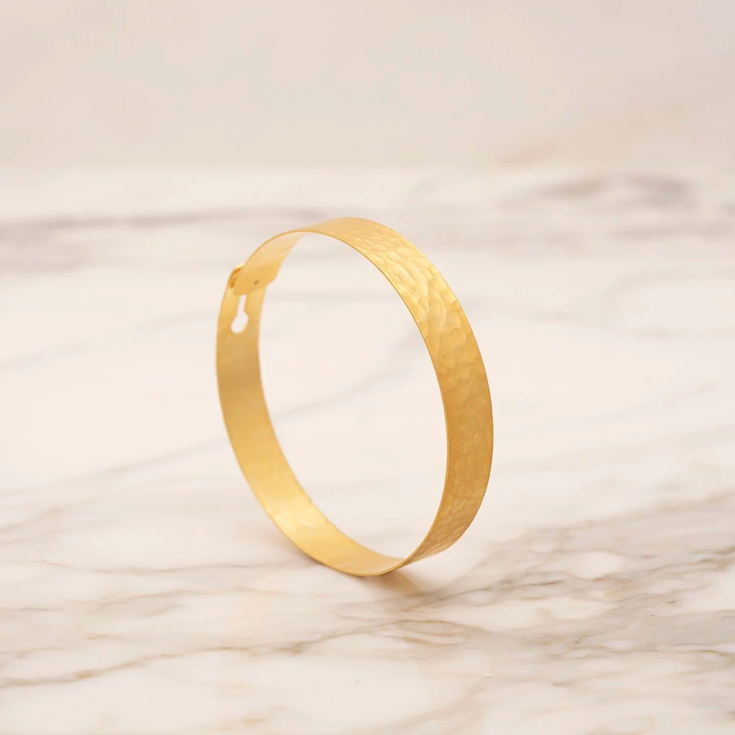 HAMMERED BRACELET
