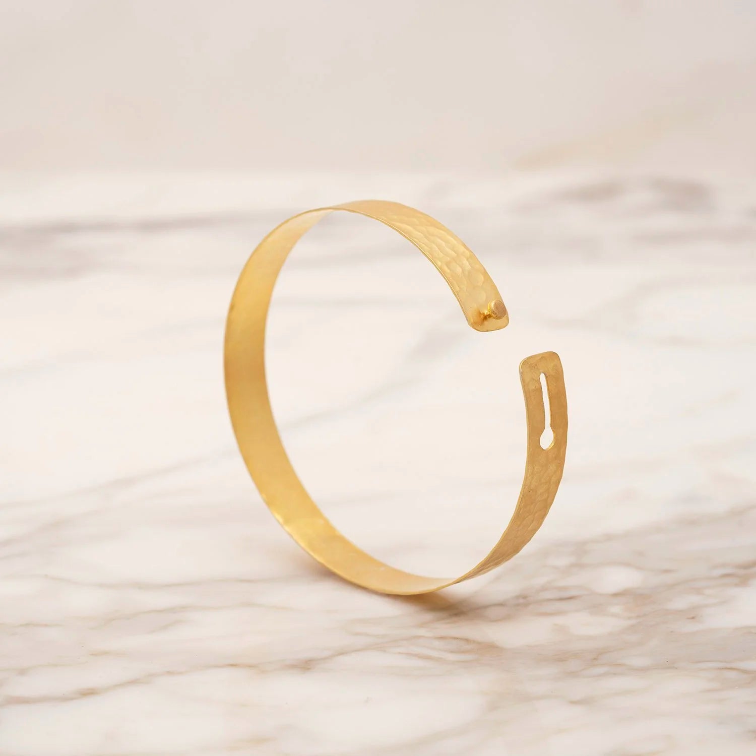HAMMERED BRACELET
