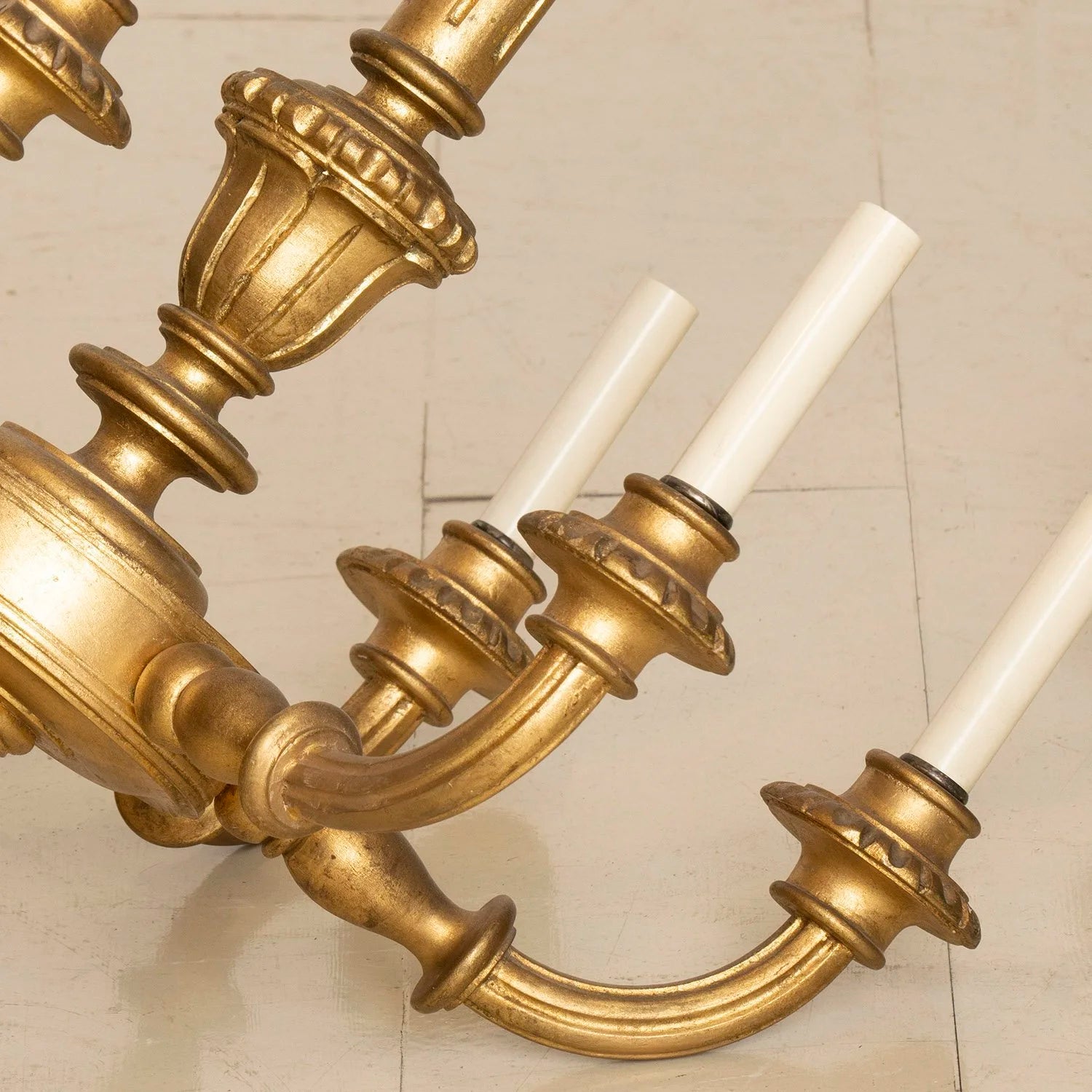ITALIAN CARVED GILT WOOD CHANDELIER