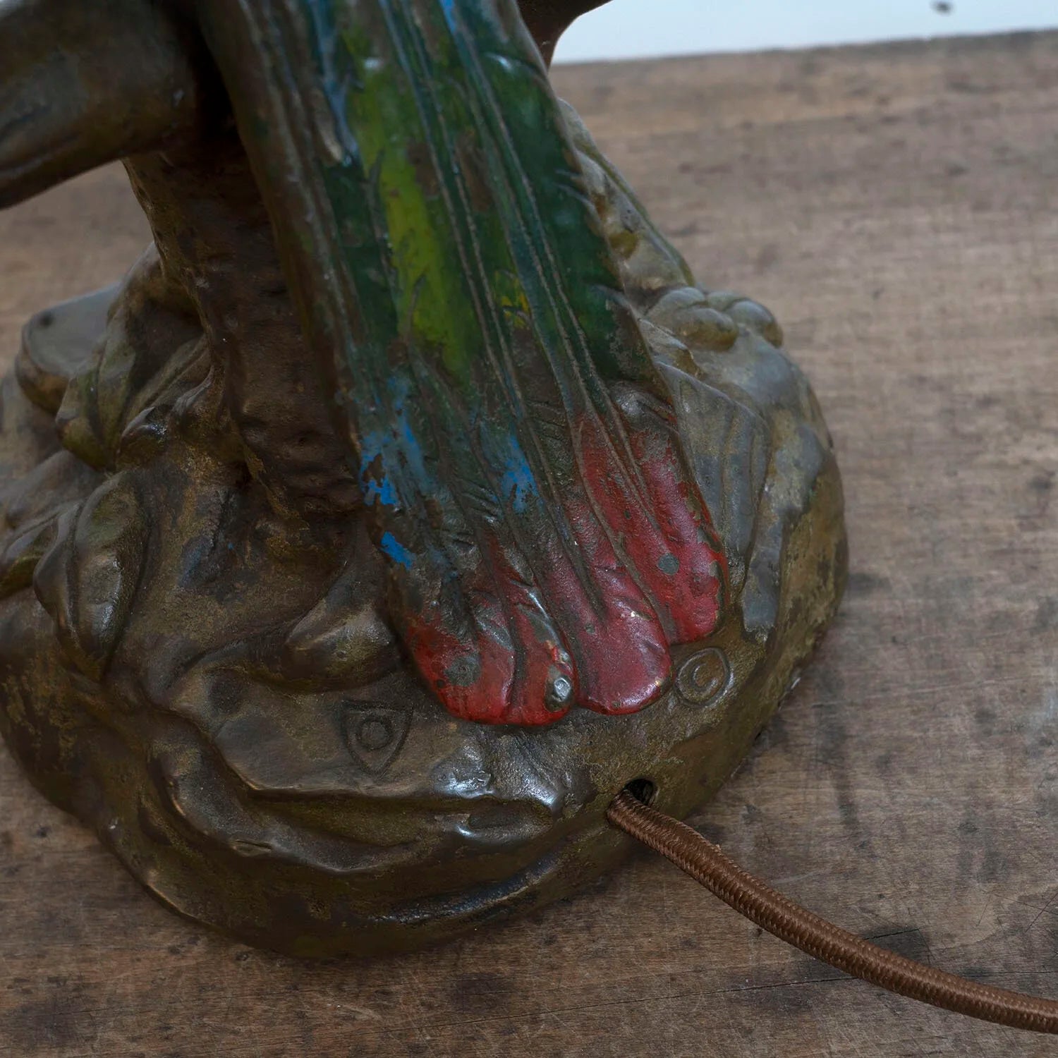 LARGE PARROT SCULPTURE LAMP