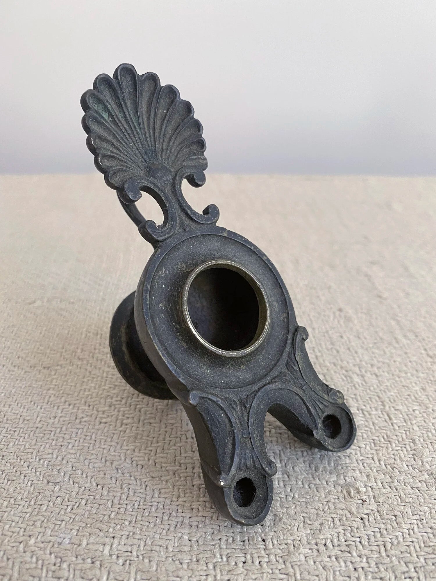 GRAND TOUR REPLICA OF ROMAN OIL LAMP