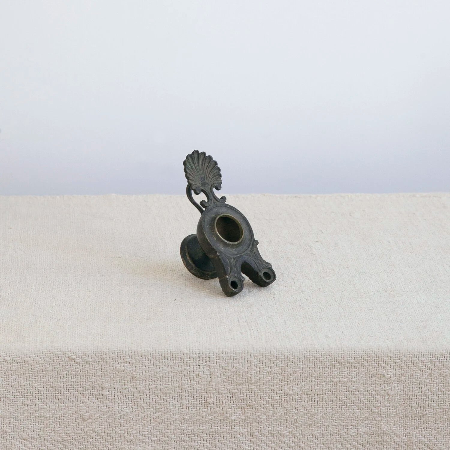 GRAND TOUR REPLICA OF ROMAN OIL LAMP