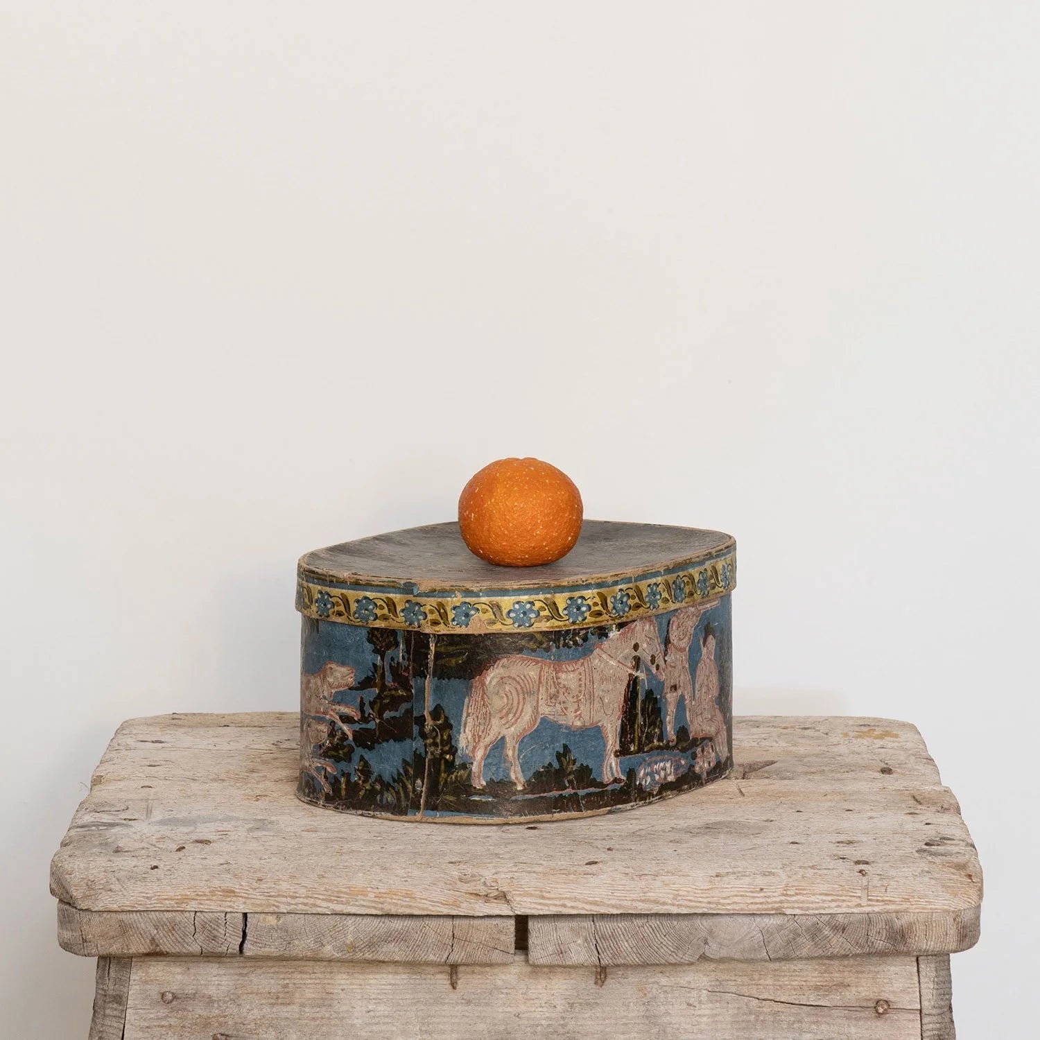 AMERICAN FOLK ART WALLPAPER COVERED BANDED BOX