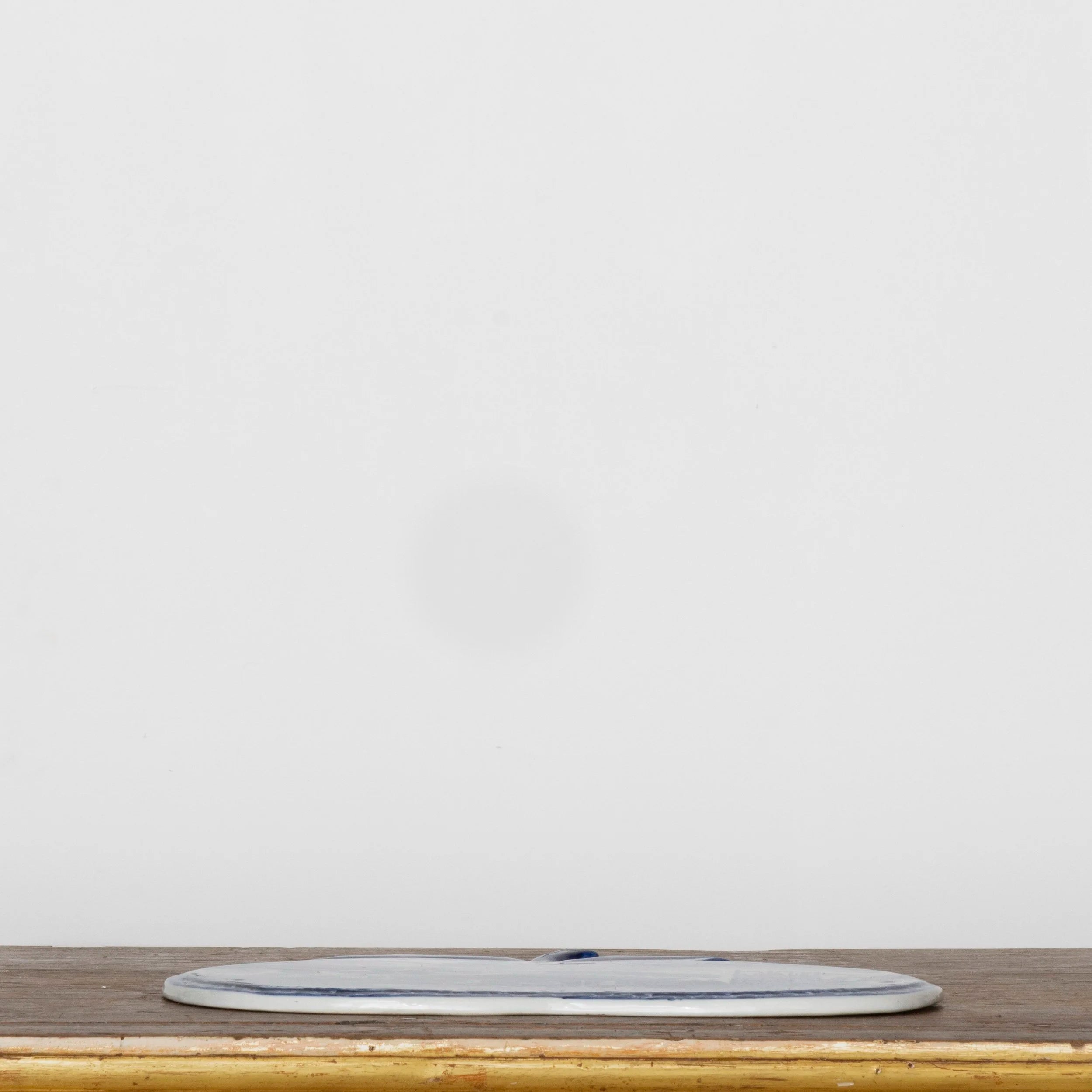 DECORATIVE FRUIT SHAPED PLAQUE