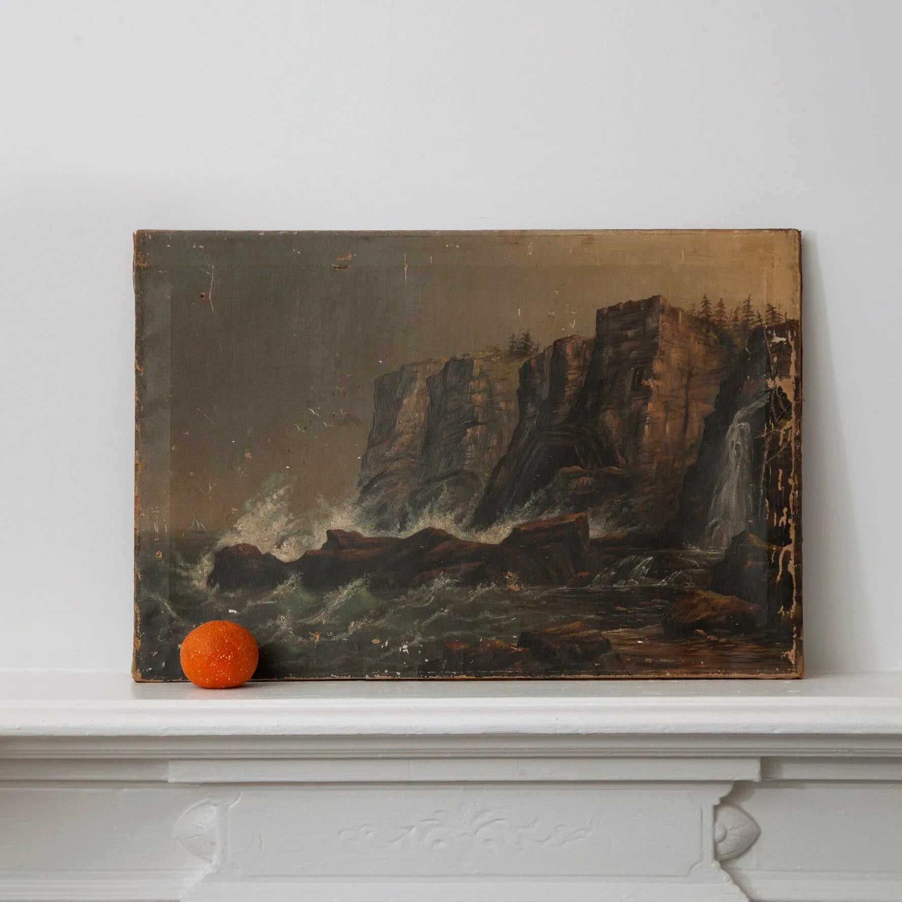 SEASCAPE OF WAVES CRASHING ON CLIFFS