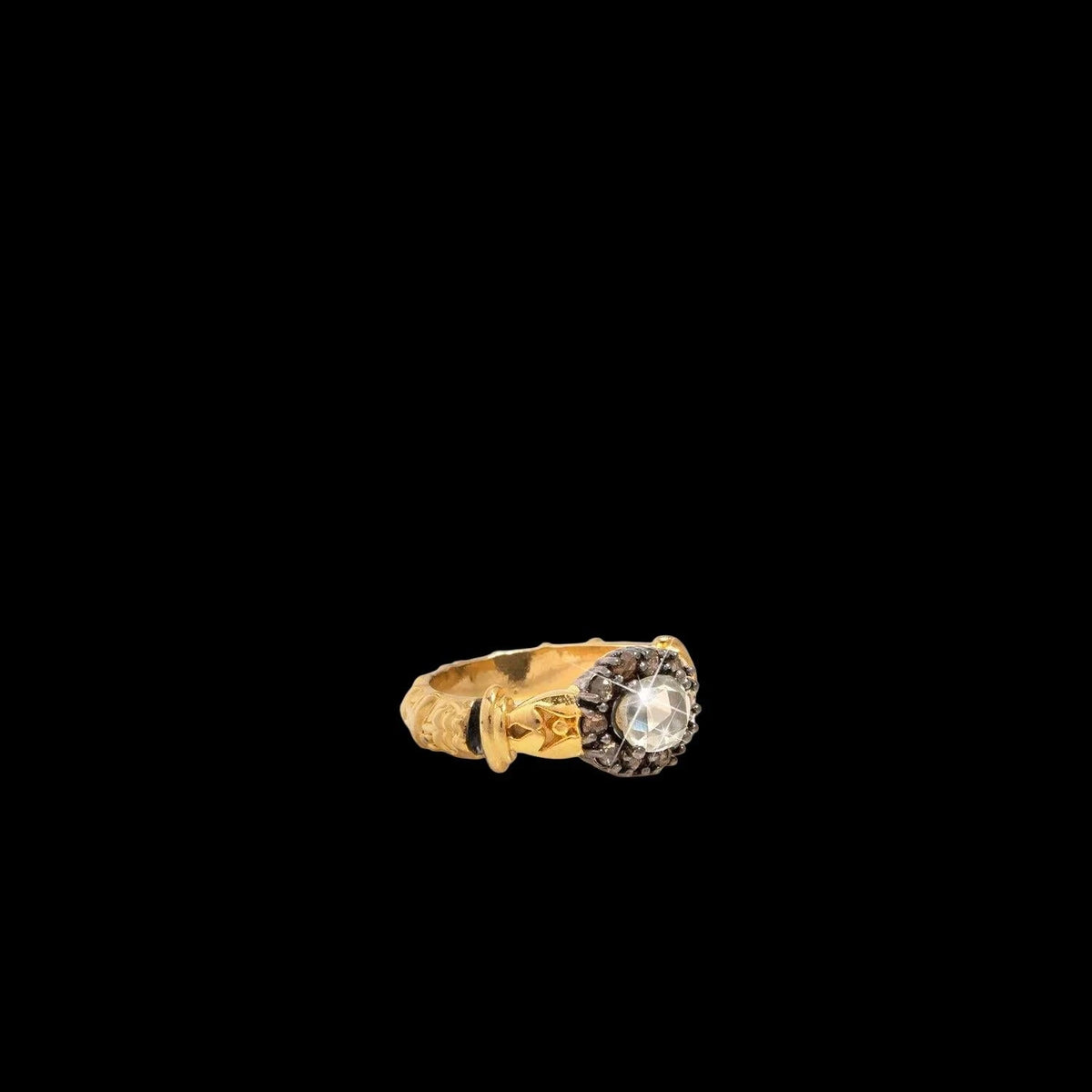 ROSE CUT MOISSANITE AND DIAMOND RING IN 18K GOLD VERMEIL, detail view