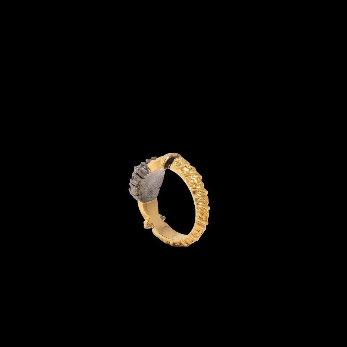 ROSE CUT MOISSANITE AND DIAMOND RING IN 18K GOLD VERMEIL, detail view