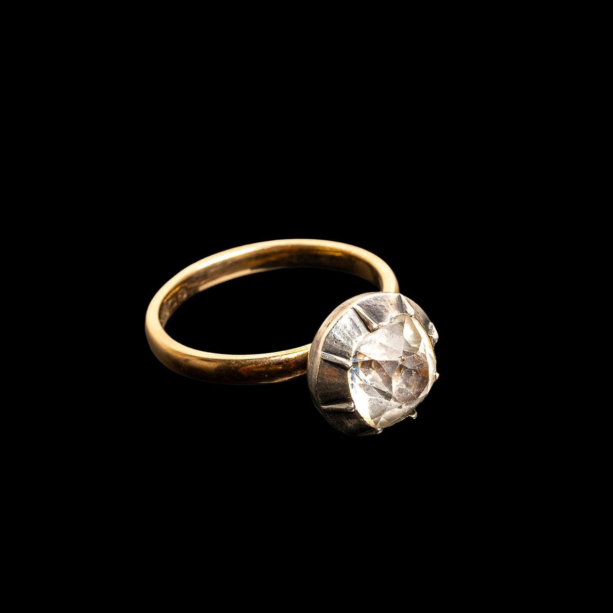 18TH CENTURY BEZEL SET PASTE RING, detail view
