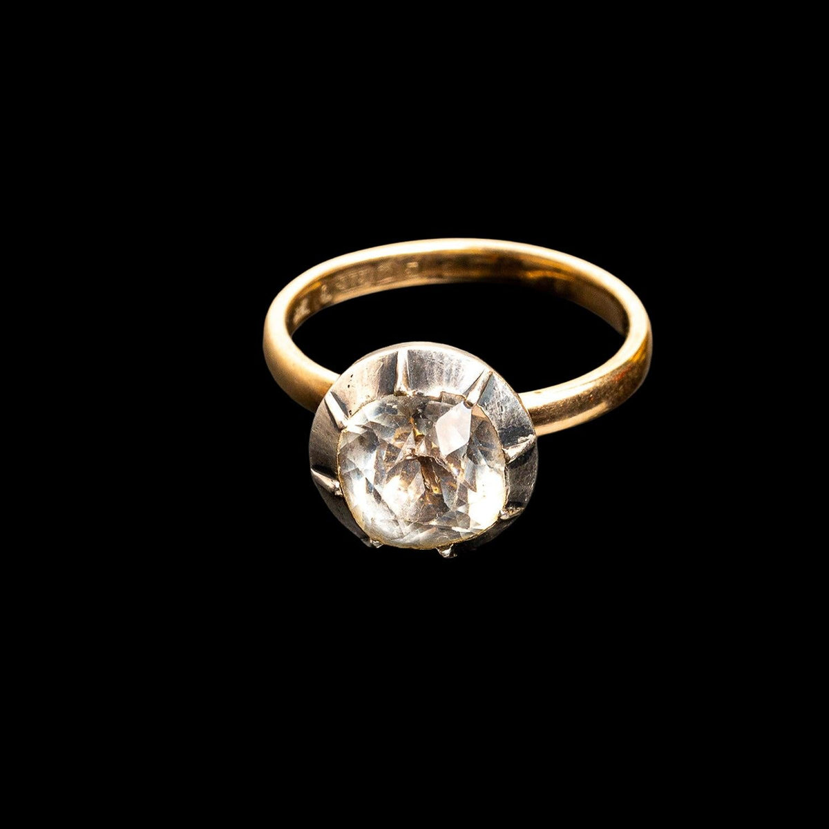 18TH CENTURY BEZEL SET PASTE RING, detail view