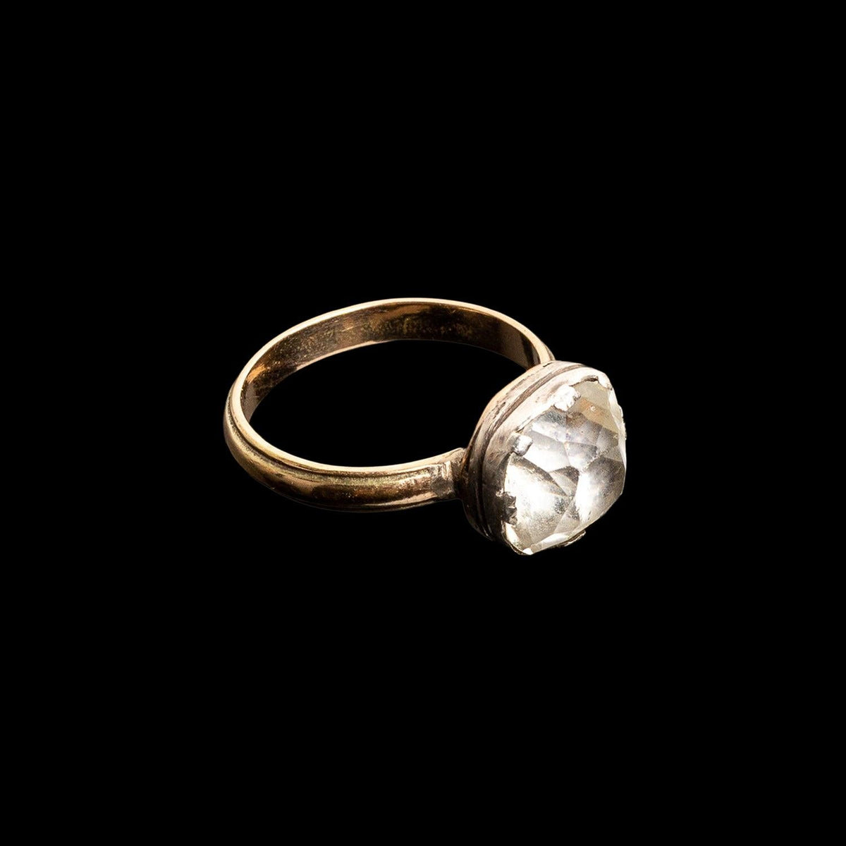 18TH CENTURY CUSHION CUT PASTE RING, detail view