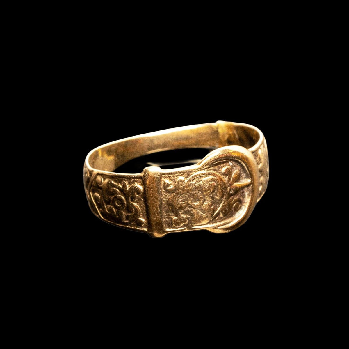 19TH CENTURY ENGLISH 14K GOLD BUCKLE RING, catalog view