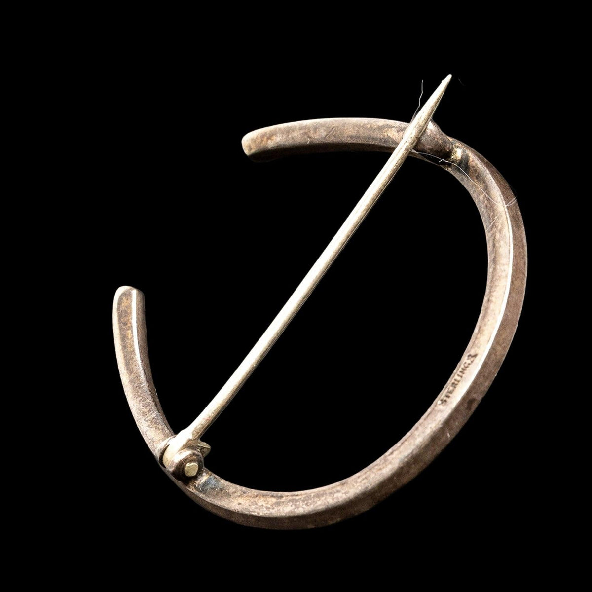 STERLING SILVER & PASTE HORSESHOE PIN, detail view