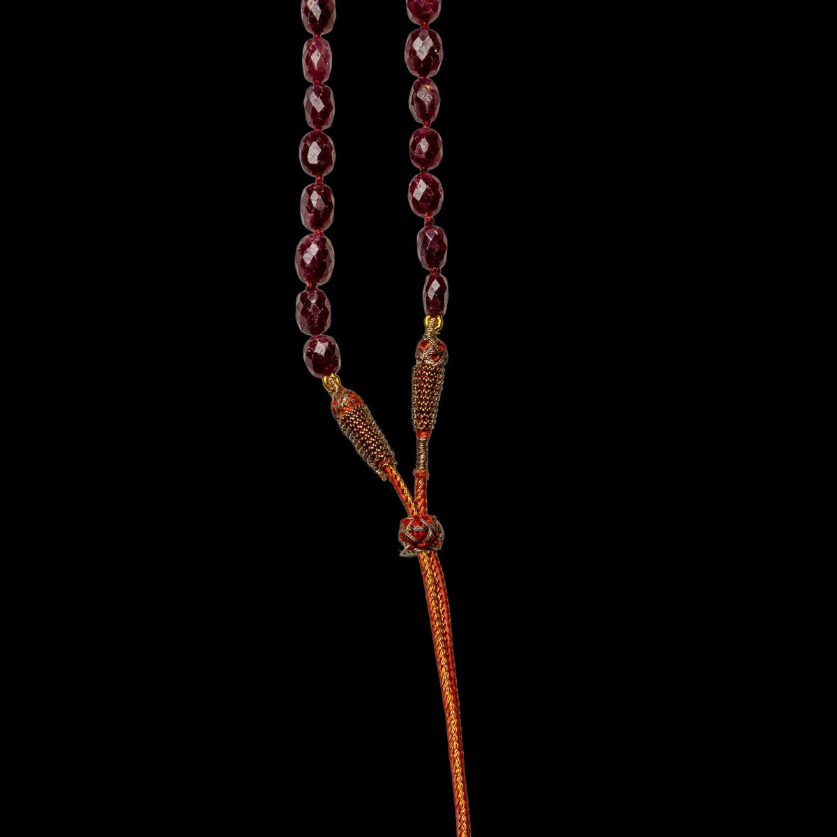 19TH CENTURY INDIAN MUGHAL FACETED RUBY BEADS, detail view