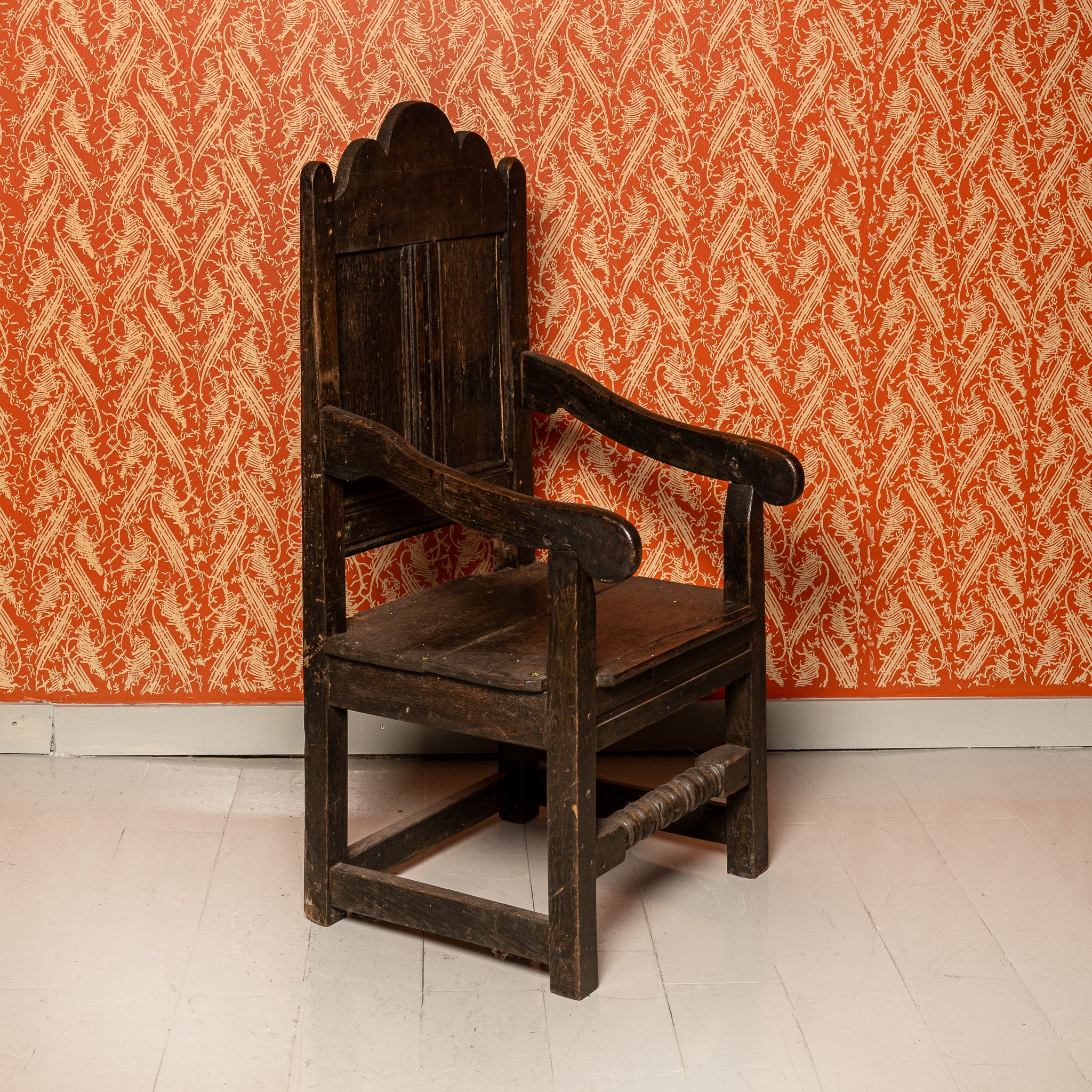18TH–19TH CENTURY ENGLISH OAK WAINSCOT ARMCHAIR