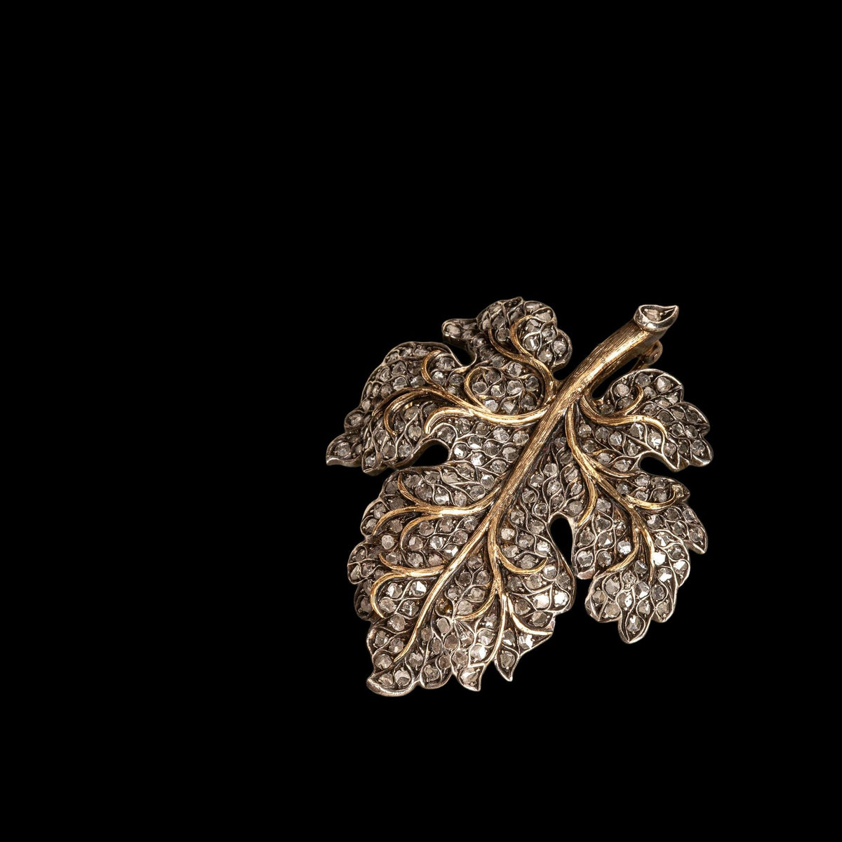 LATE 19TH CENTURY SILVER, 14K GOLD, AND DIAMOND LEAF BROOCH, detail view