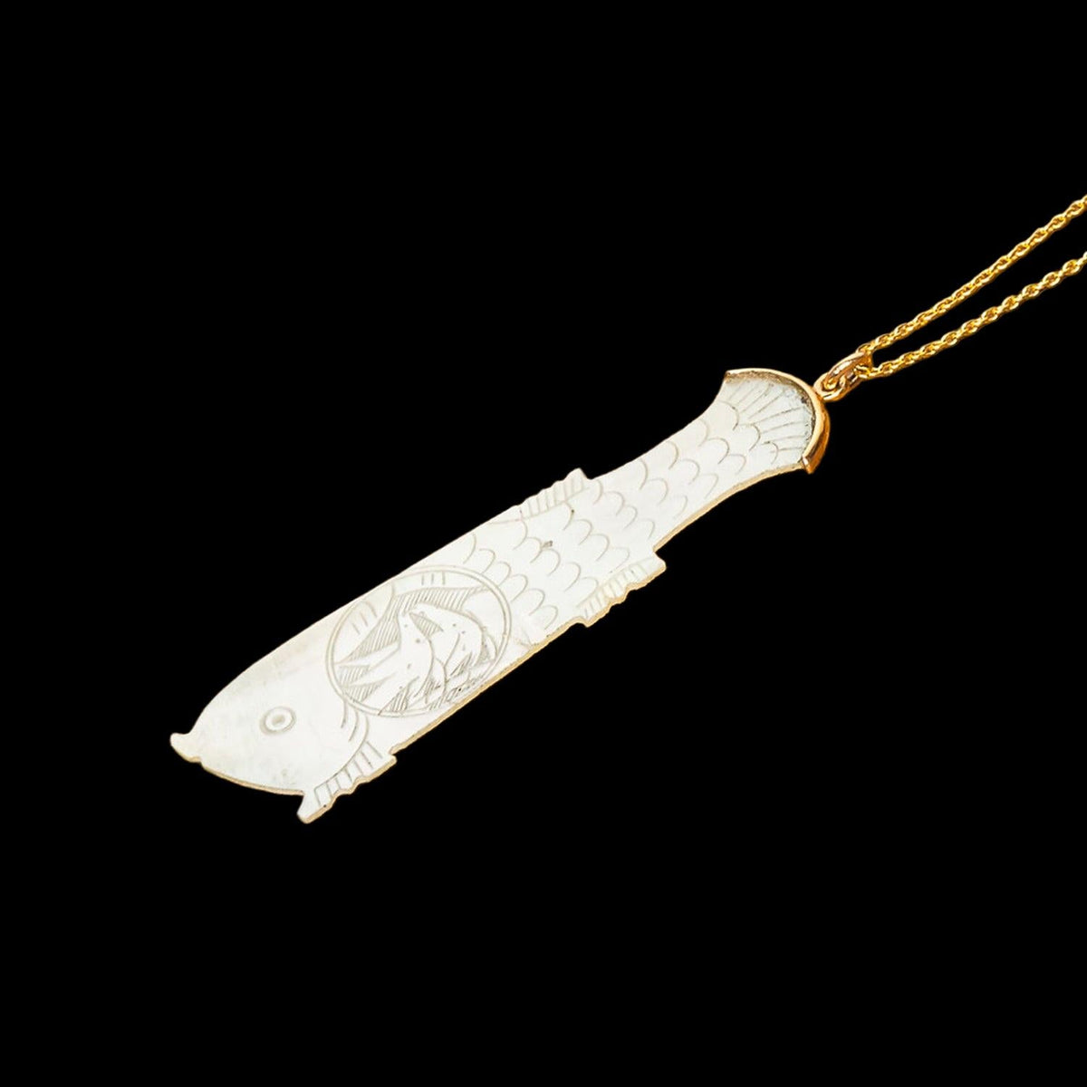 18TH CENTURY MOTHER OF PEARL GAMING CHIP NECKLACE 04, catalog view