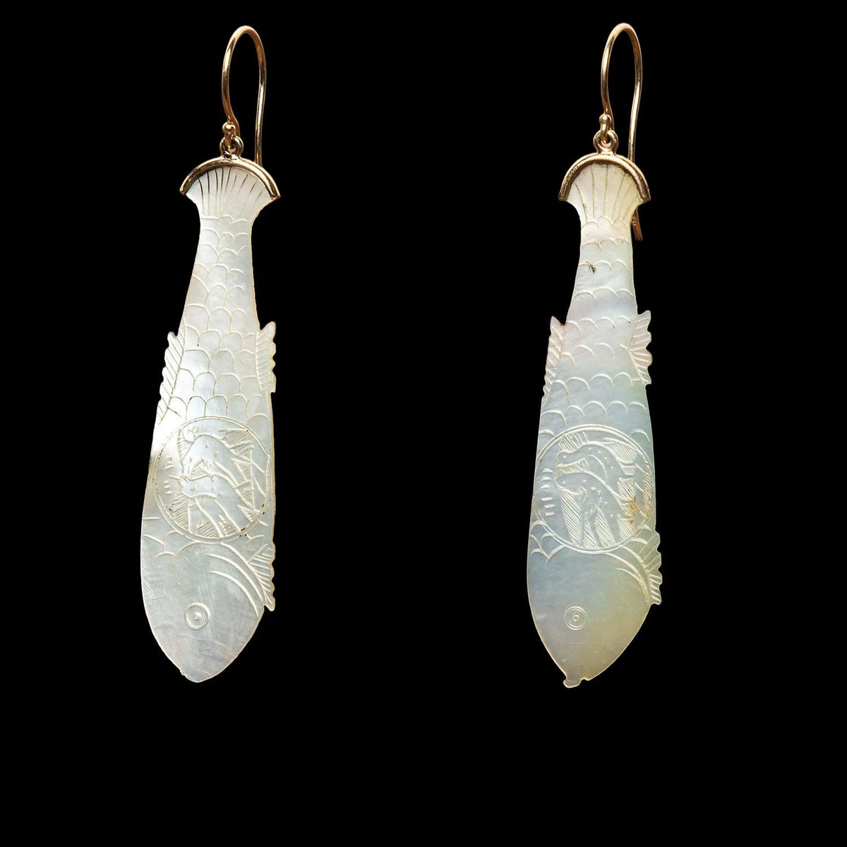 18TH CENTURY MOTHER OF PEARL GAMING CHIP EARRINGS, detail view