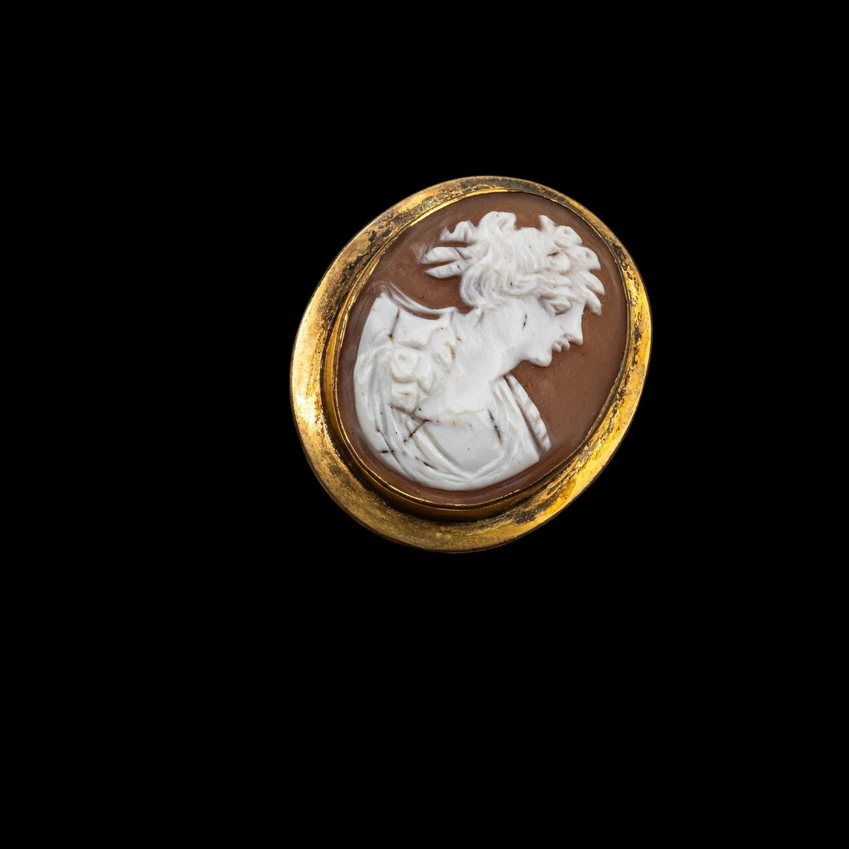 Victorian carved shell cameo brooch in rolled gold, front view