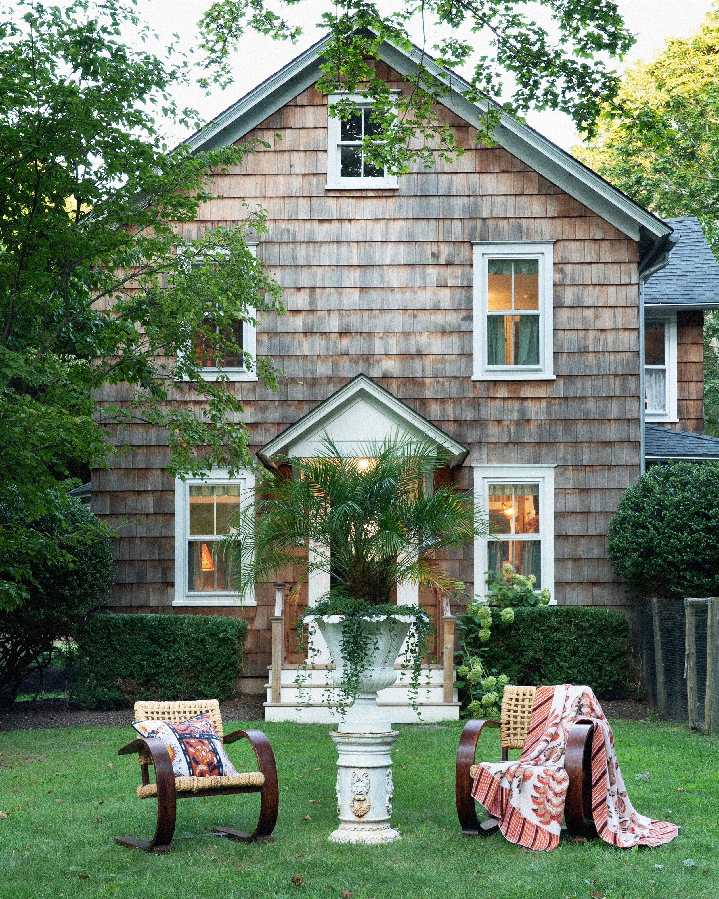 VICTORIAN JARDINIERE ON PEDESTAL