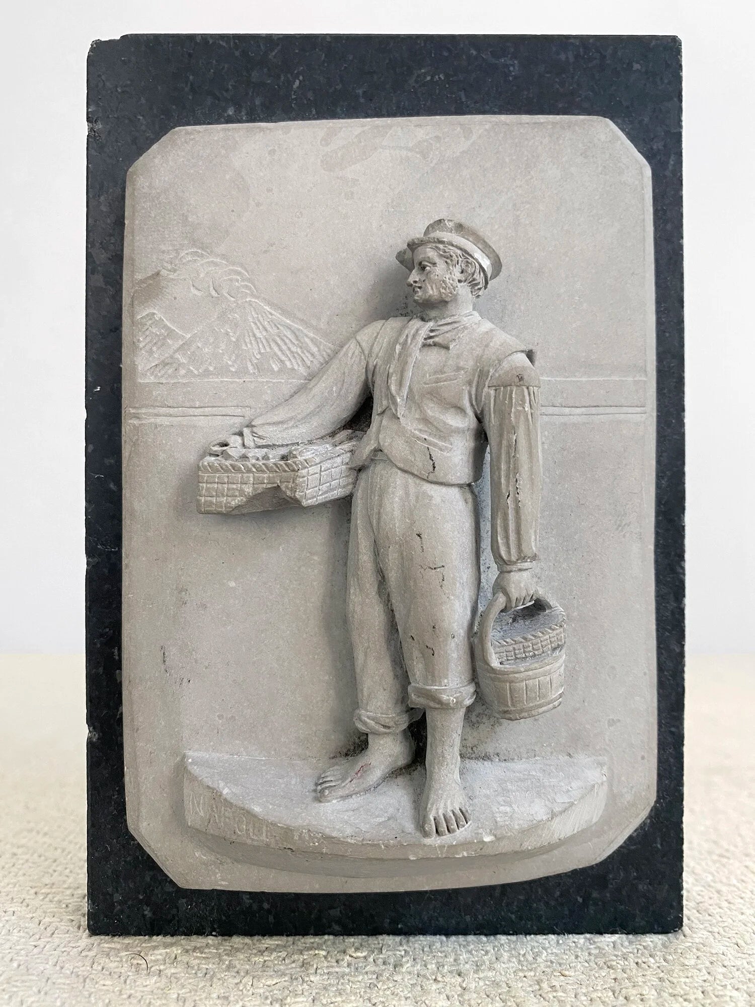 GRAND TOUR PAPER WEIGHT OF NAPOLESE FISH MONGER