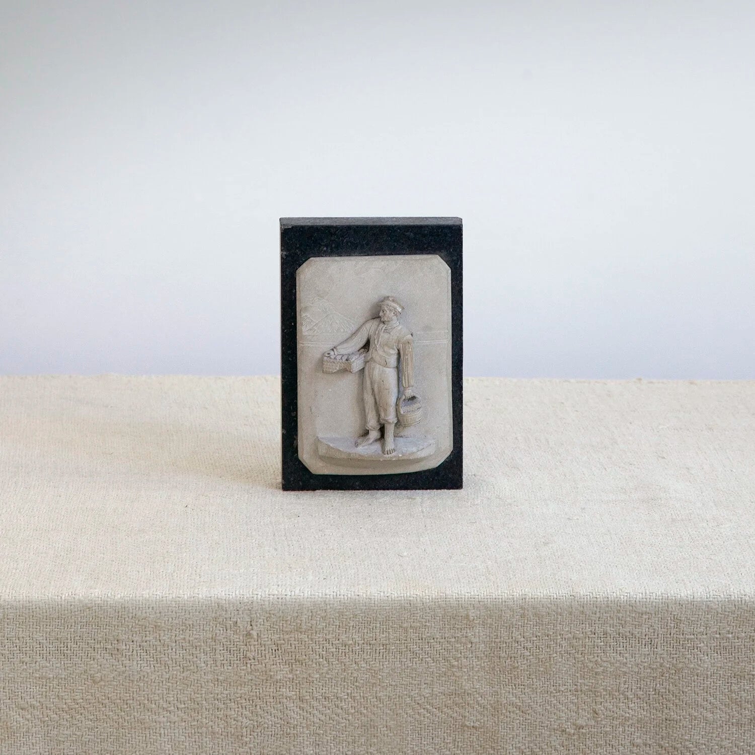 GRAND TOUR PAPER WEIGHT OF NAPOLESE FISH MONGER