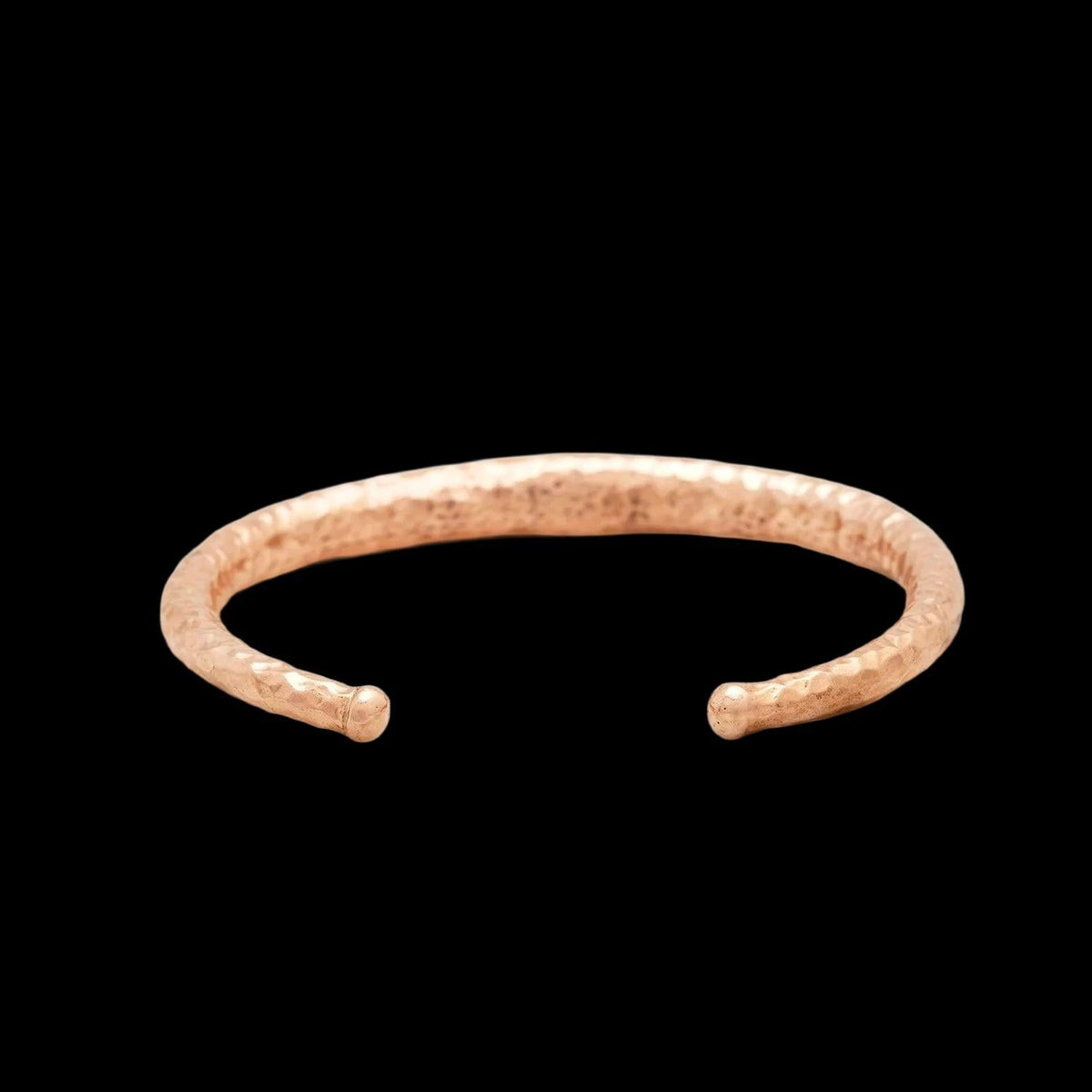 THE "LANGLEY" HAMMERED ROSE GOLD VERMEIL CUFF, detail view