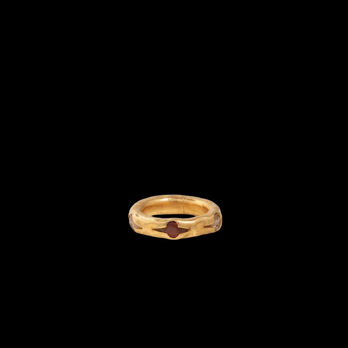 HAMMERED GOLD VERMEIL TOPAZ RING, detail view