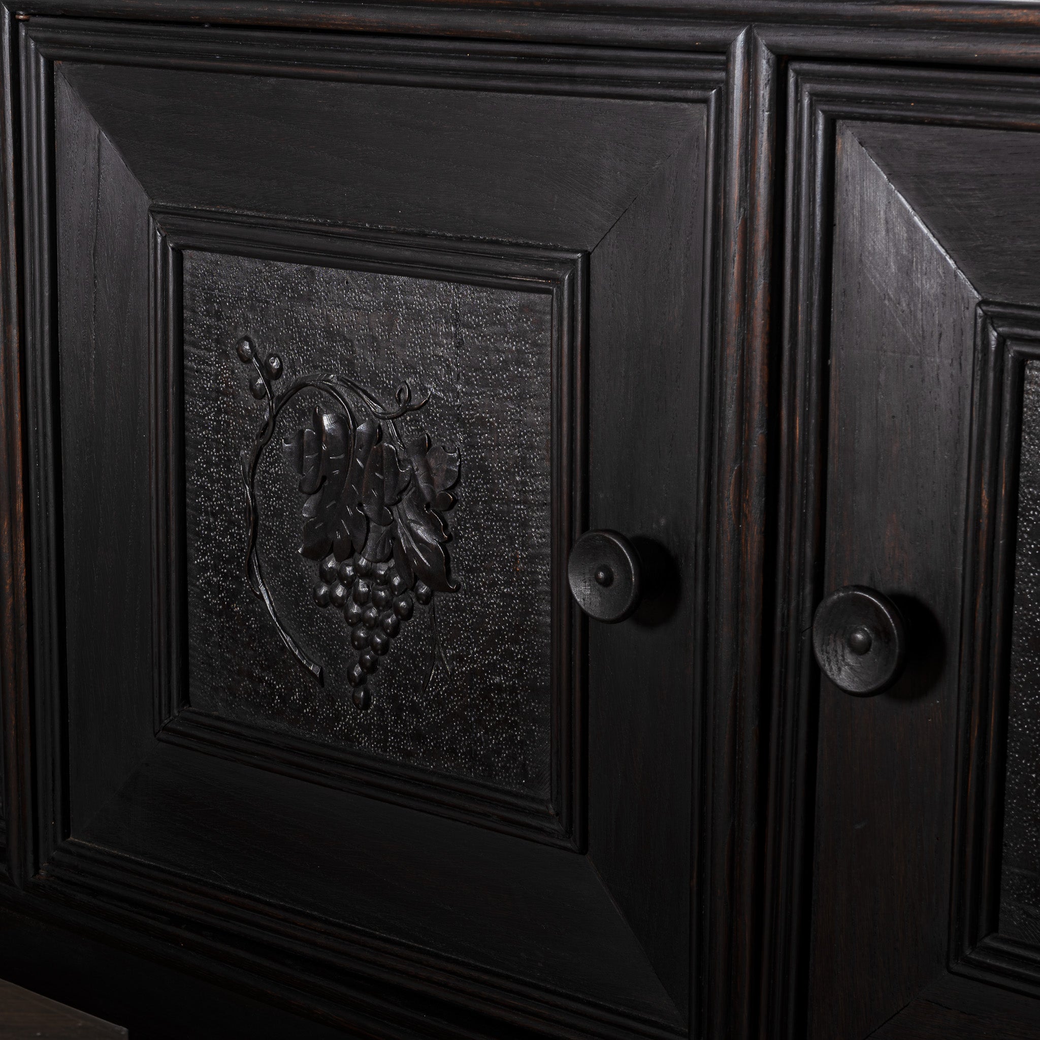 Early 20th century Itlain carved and ebonized console